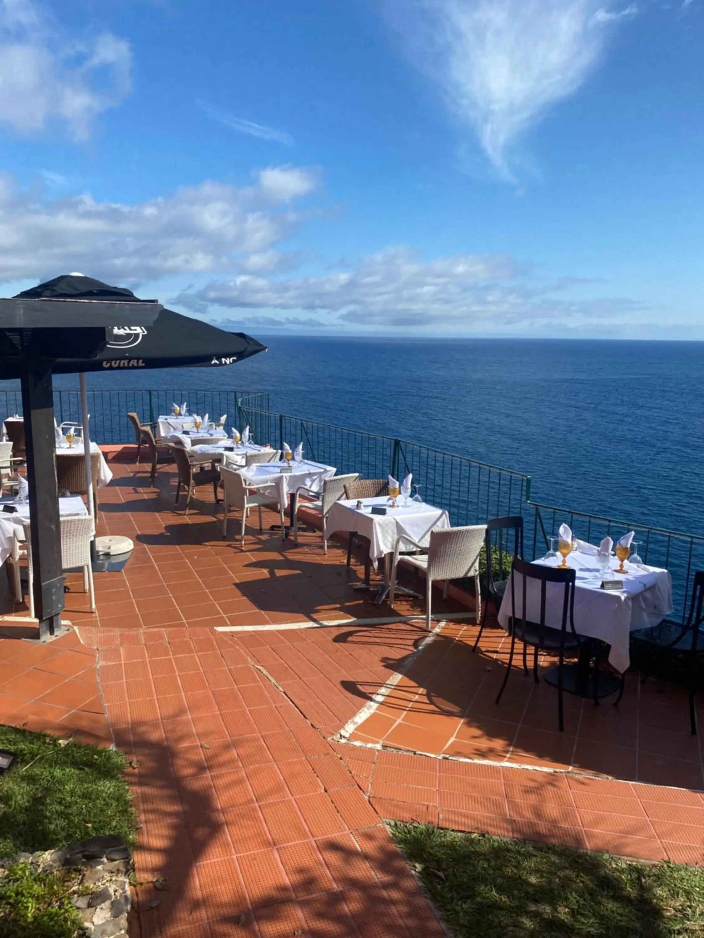 Restaurant/places to eat in Inn & Art Madeira