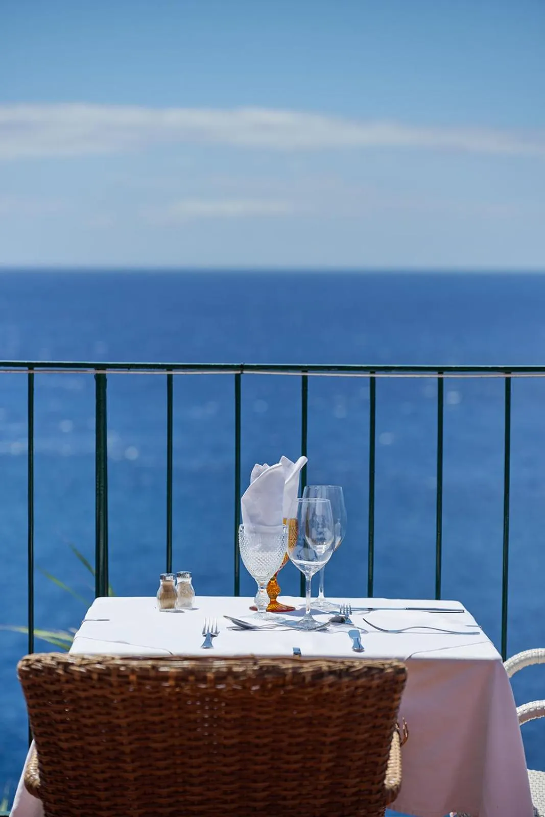 Restaurant/places to eat in Inn & Art Madeira