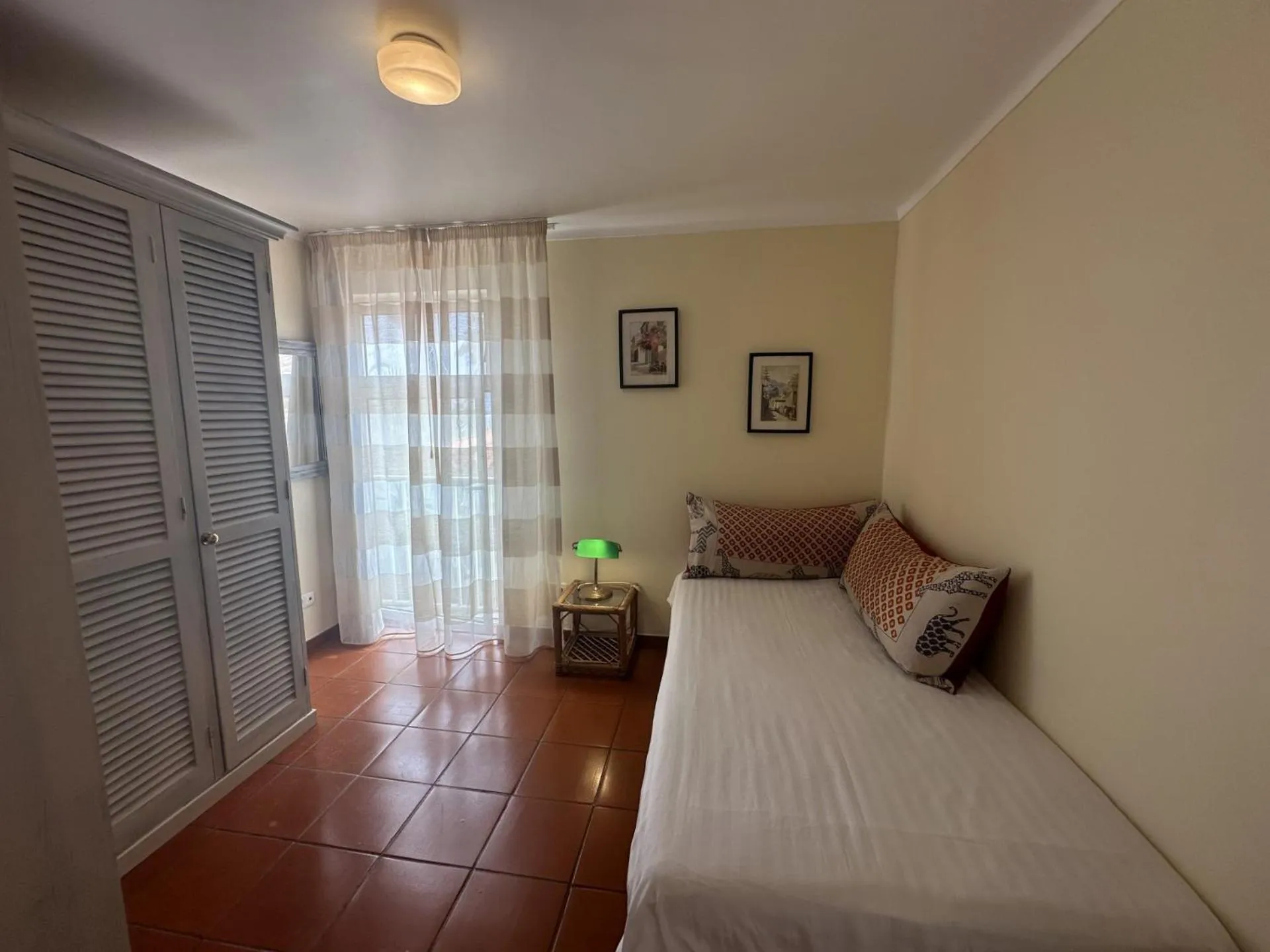 Bed in Inn & Art Madeira