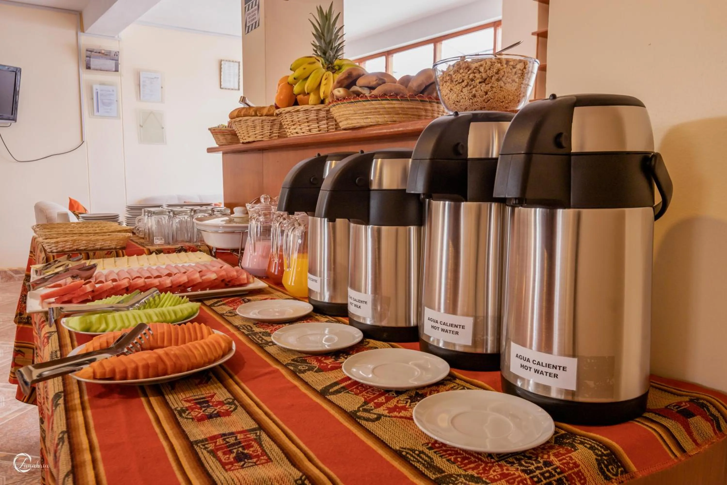 Breakfast in Quechua Hostal Recoleta