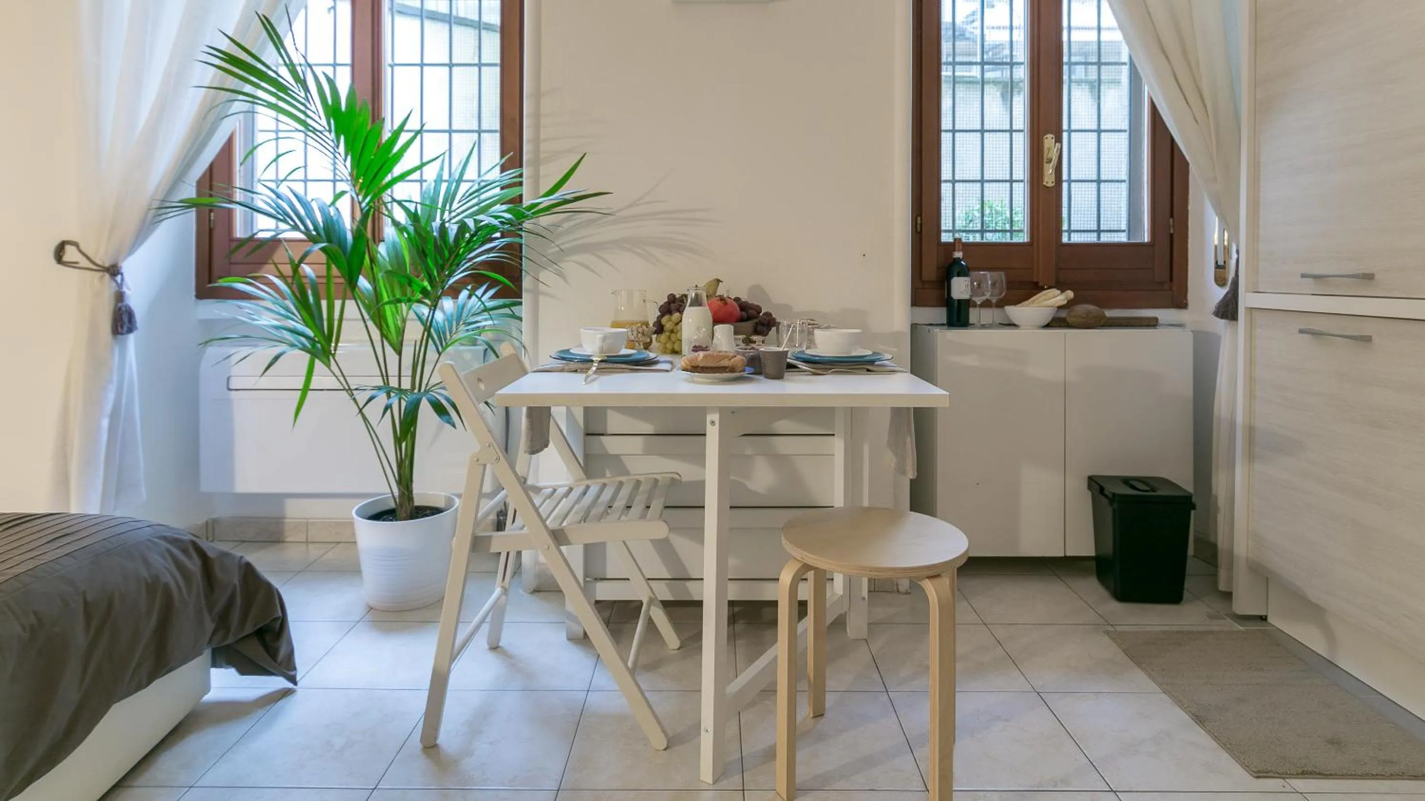 Dining area in Next Stop - Central Station