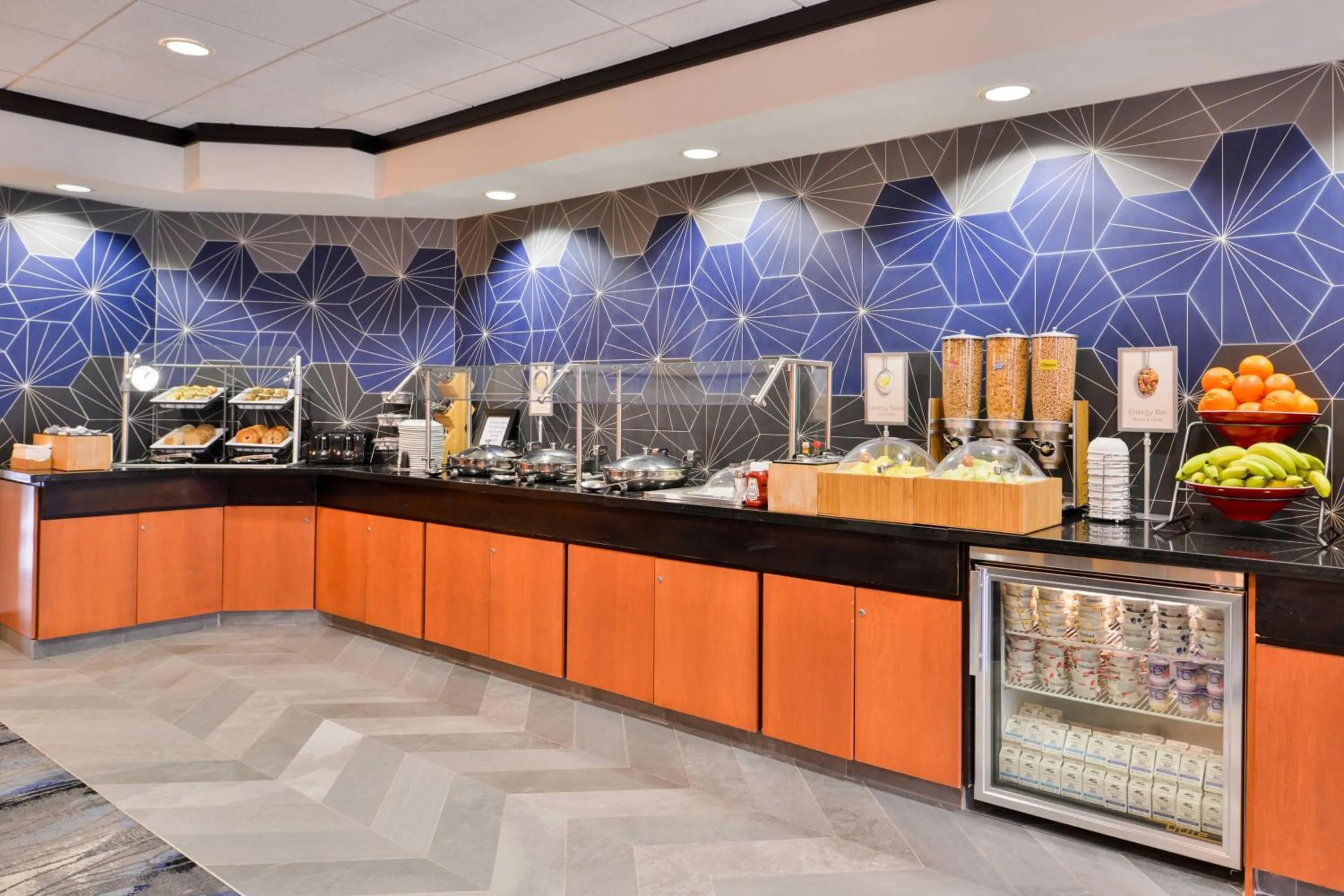 Breakfast in Fairfield Inn & Suites Raleigh-Durham Airport/Brier Creek