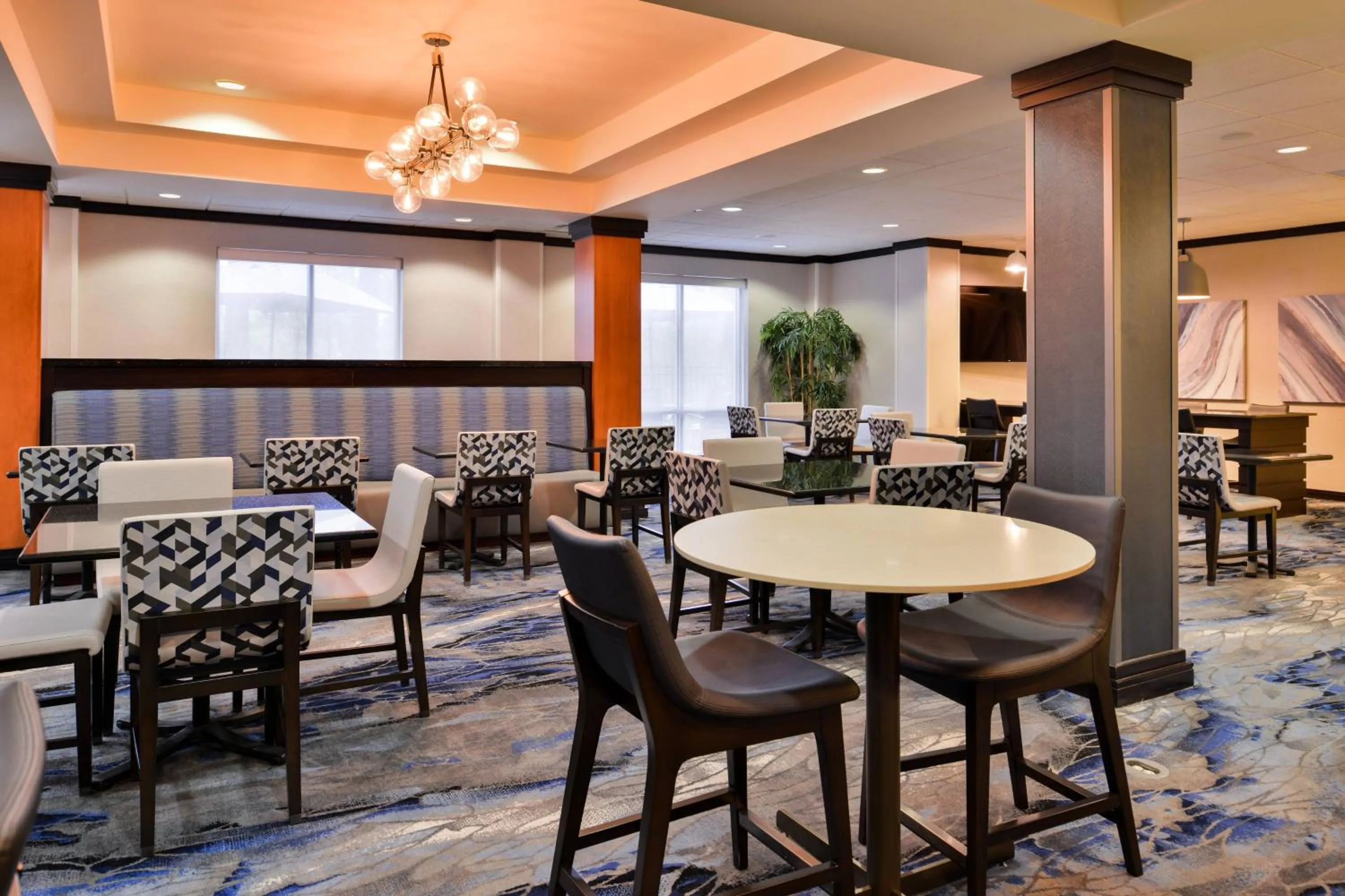 Breakfast in Fairfield Inn & Suites Raleigh-Durham Airport/Brier Creek