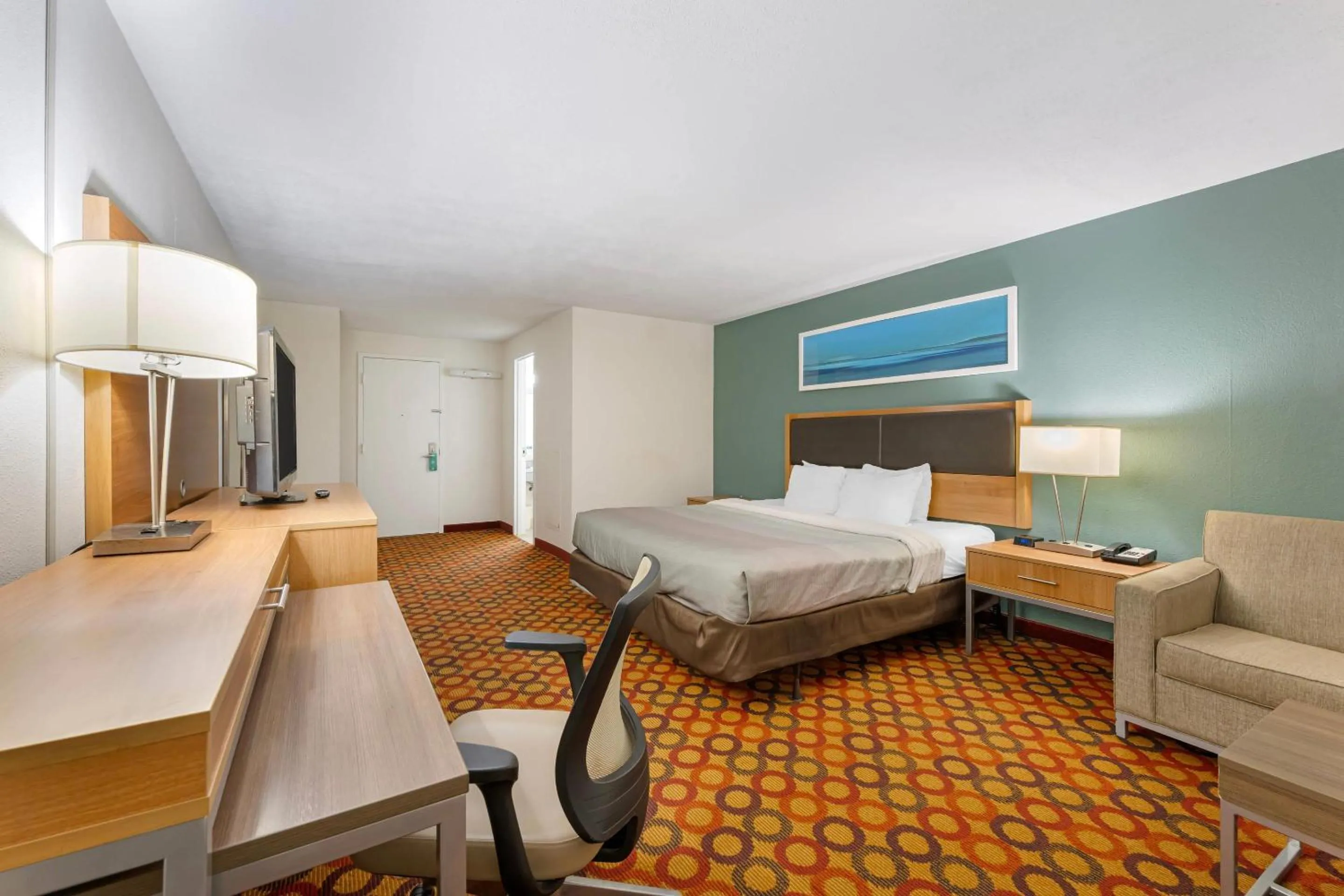 Bedroom, Bed in Quality Inn Enola - Harrisburg