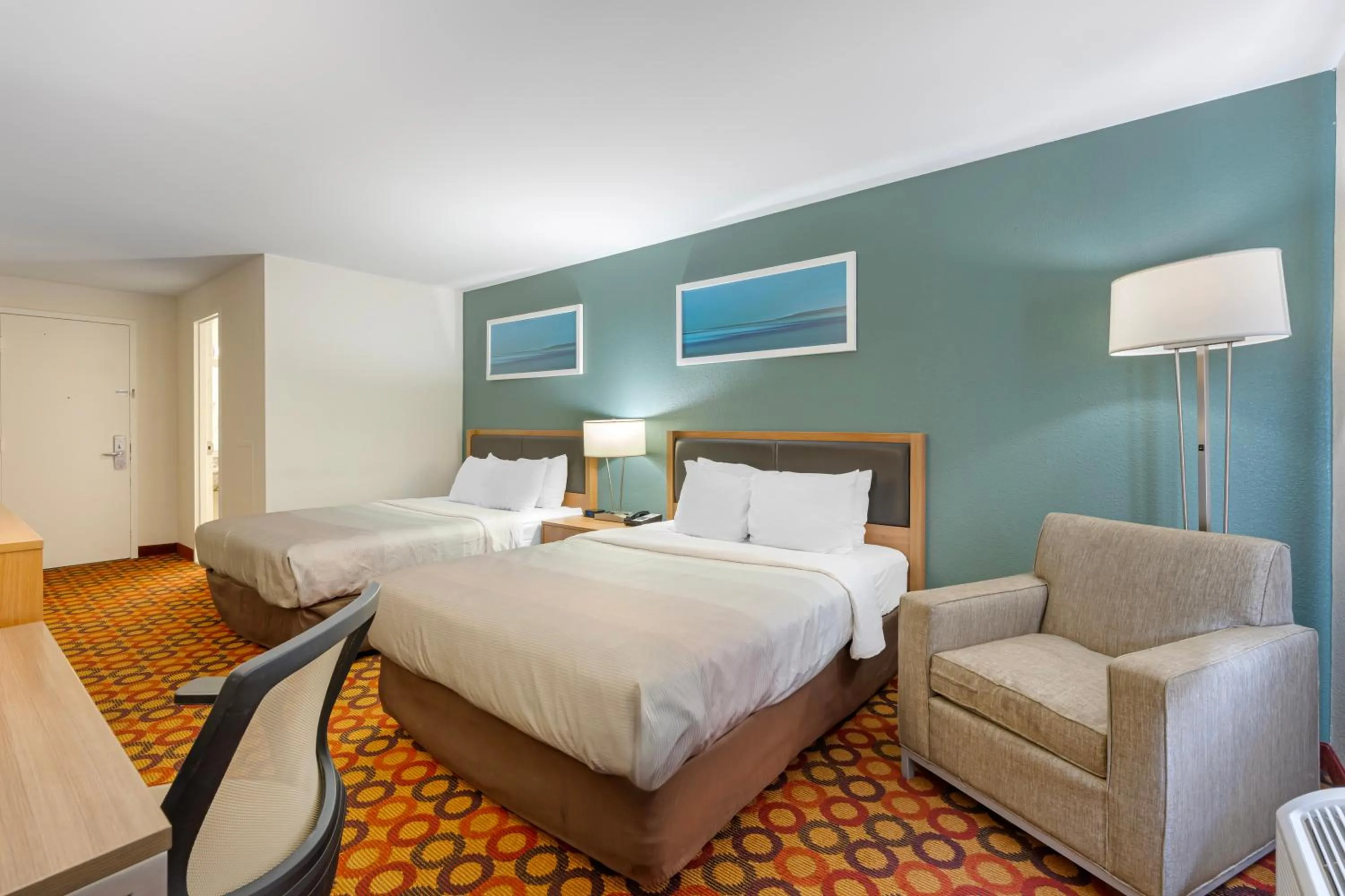 Bed in Quality Inn Enola - Harrisburg