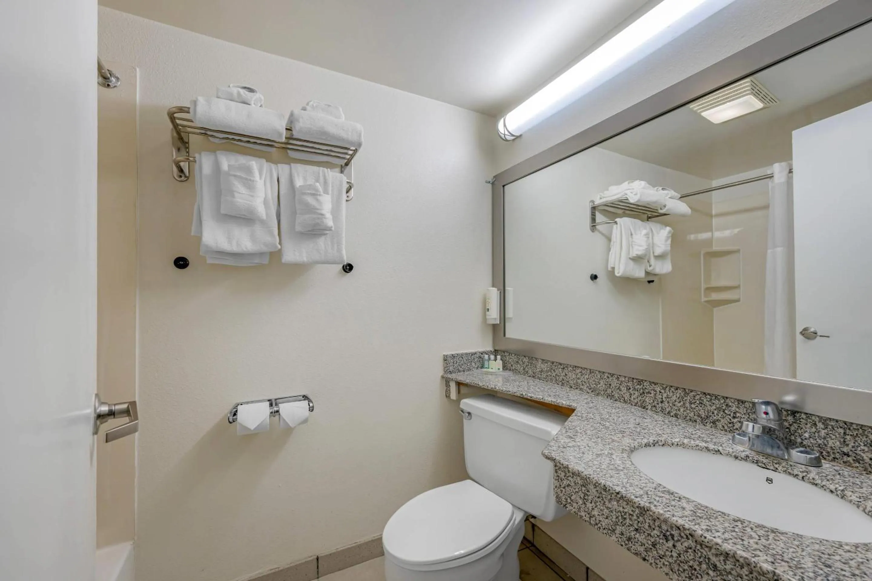 Bedroom in Quality Inn Enola - Harrisburg