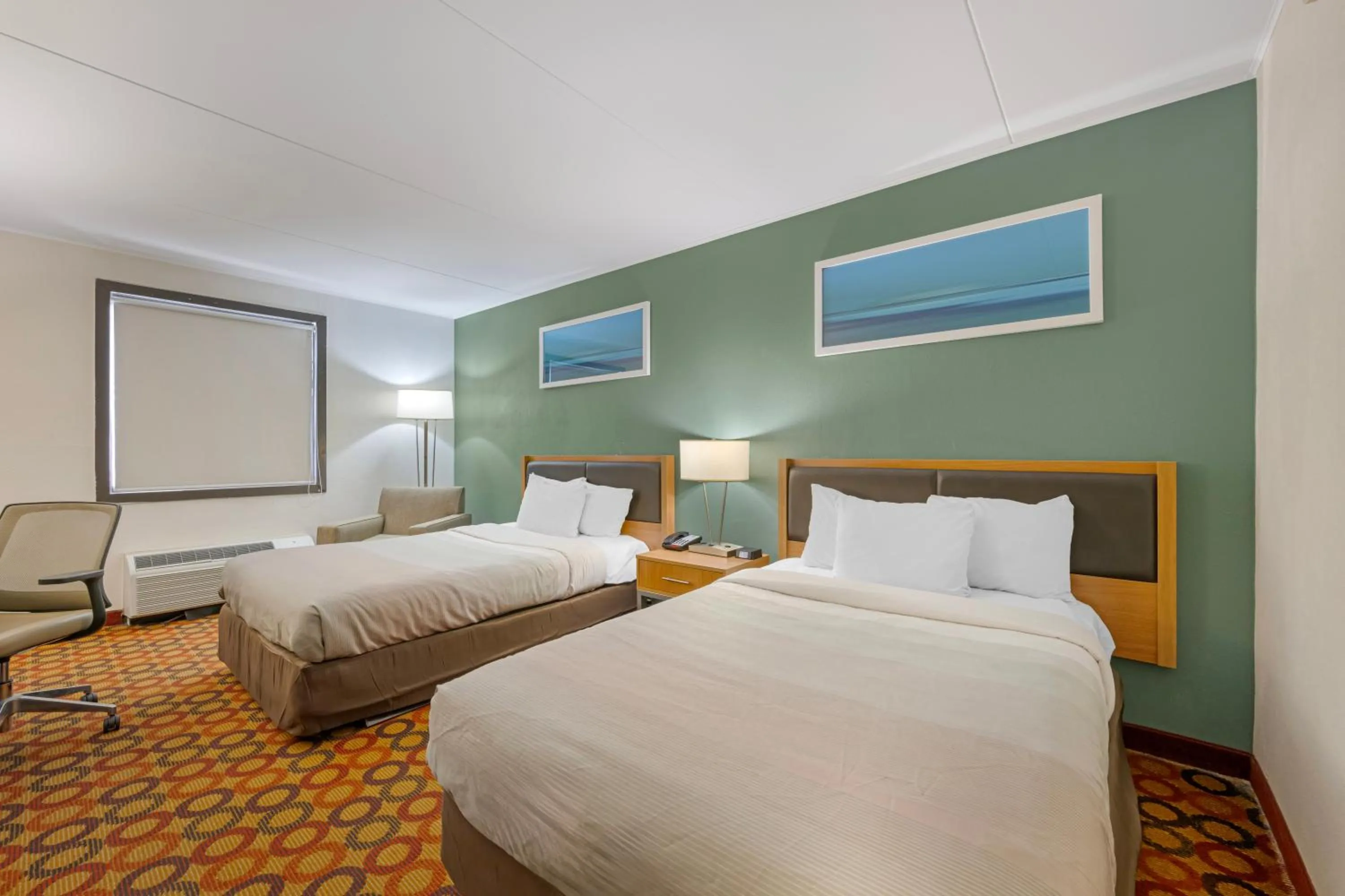 Bed in Quality Inn Enola - Harrisburg