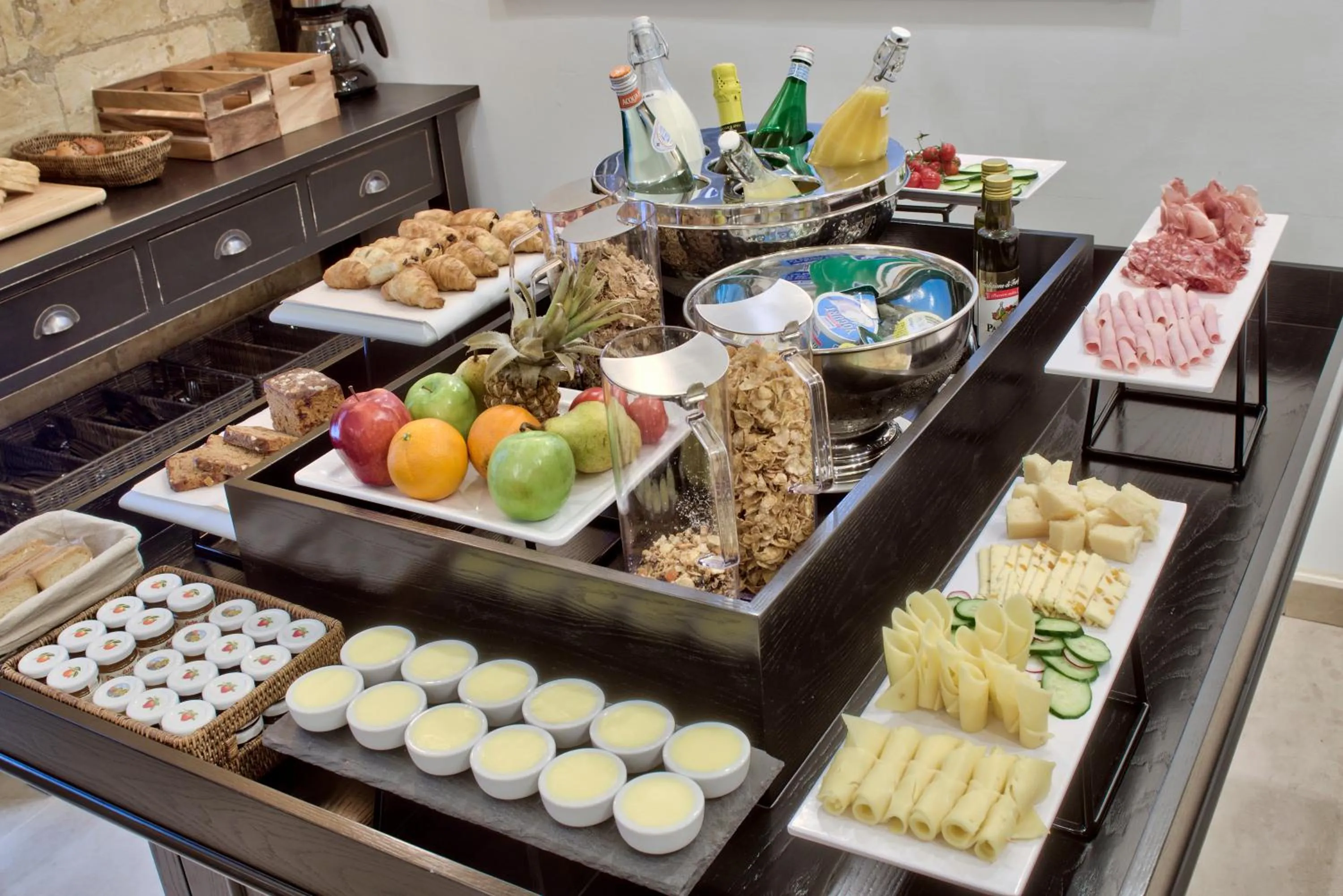 Breakfast in 66 Saint Paul's & Spa