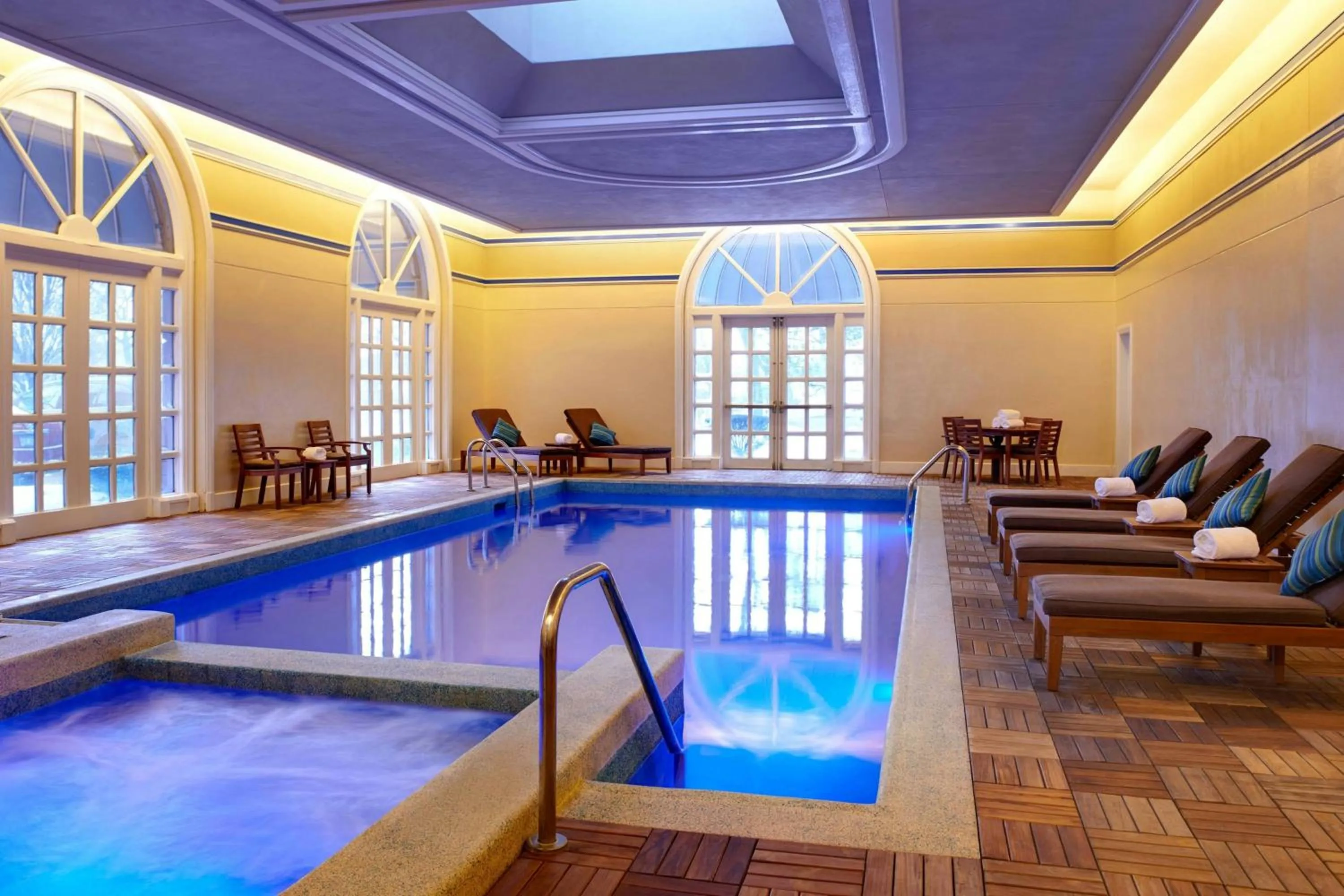 Swimming pool in The Henry, Autograph Collection