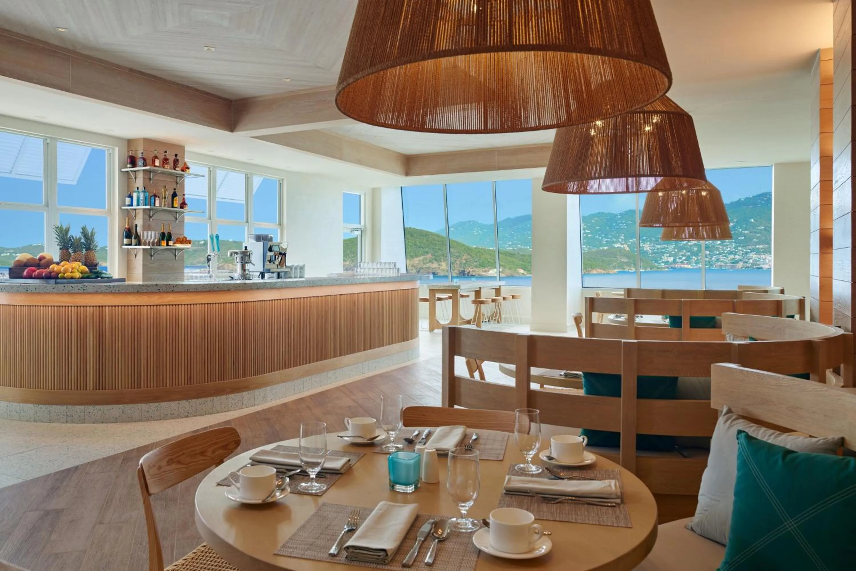 Lounge or bar in The Westin St Thomas Beach Resort & Spa