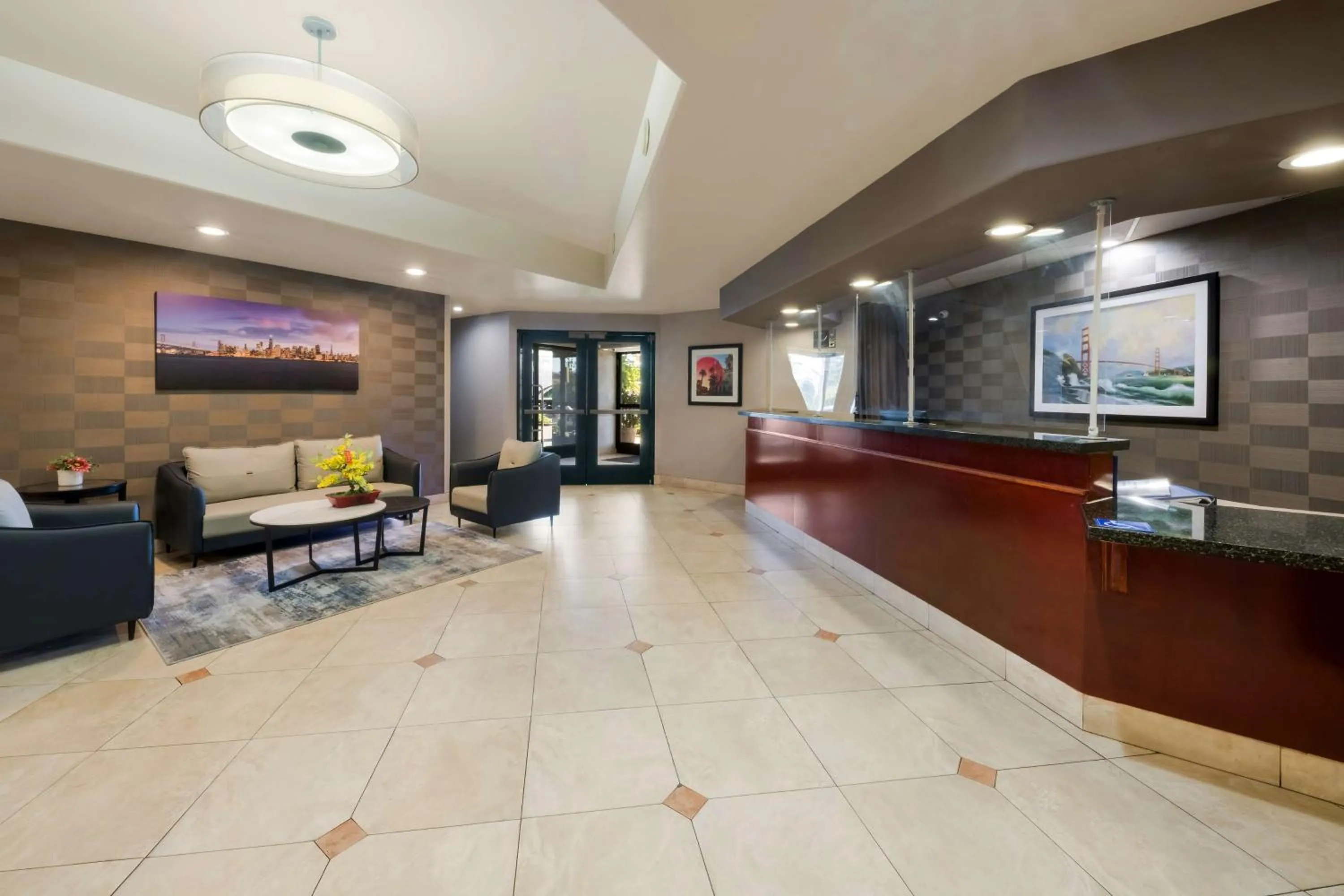 Lobby or reception in Best Western Lanai Garden Inn & Suites