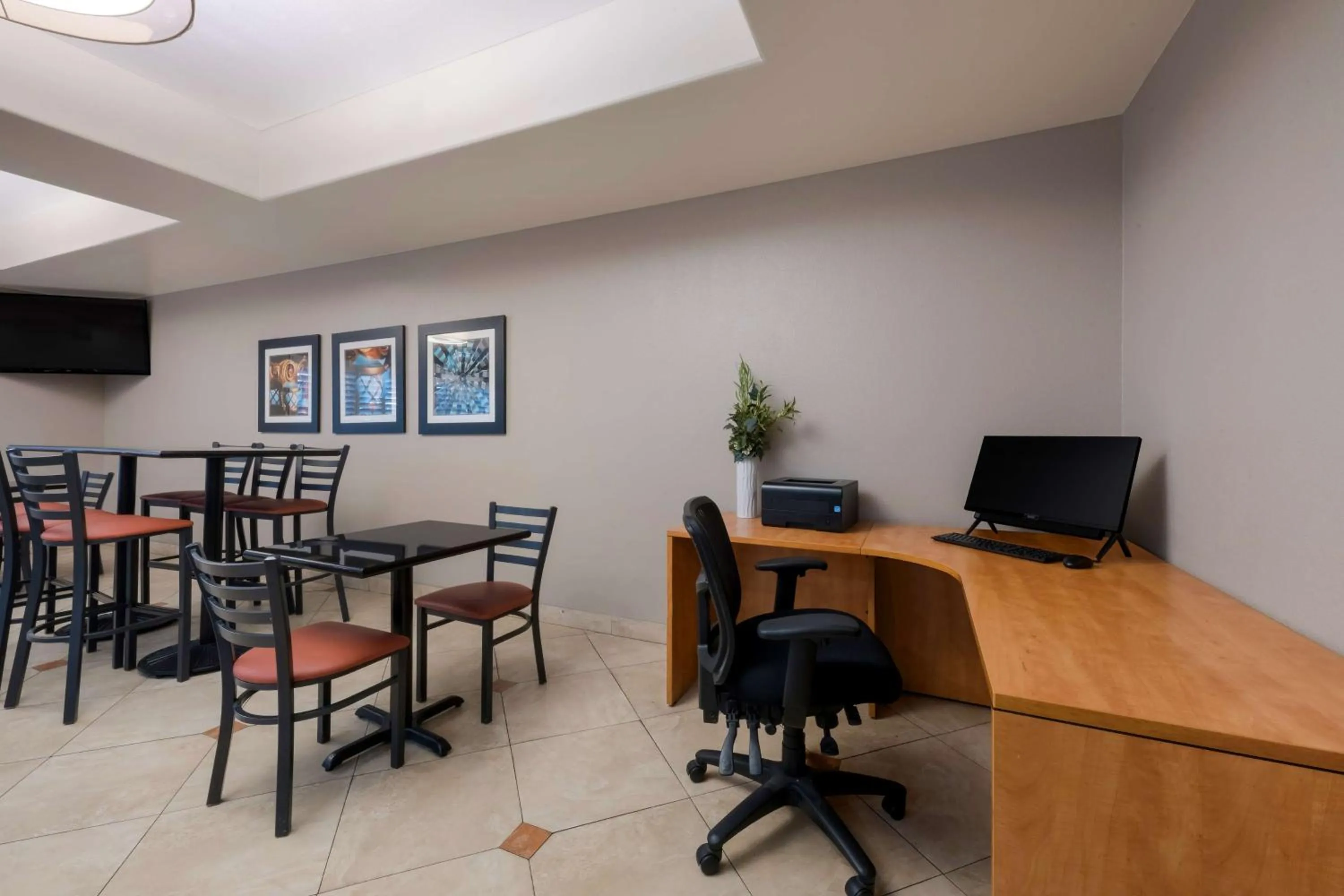 Business facilities in Best Western Lanai Garden Inn & Suites