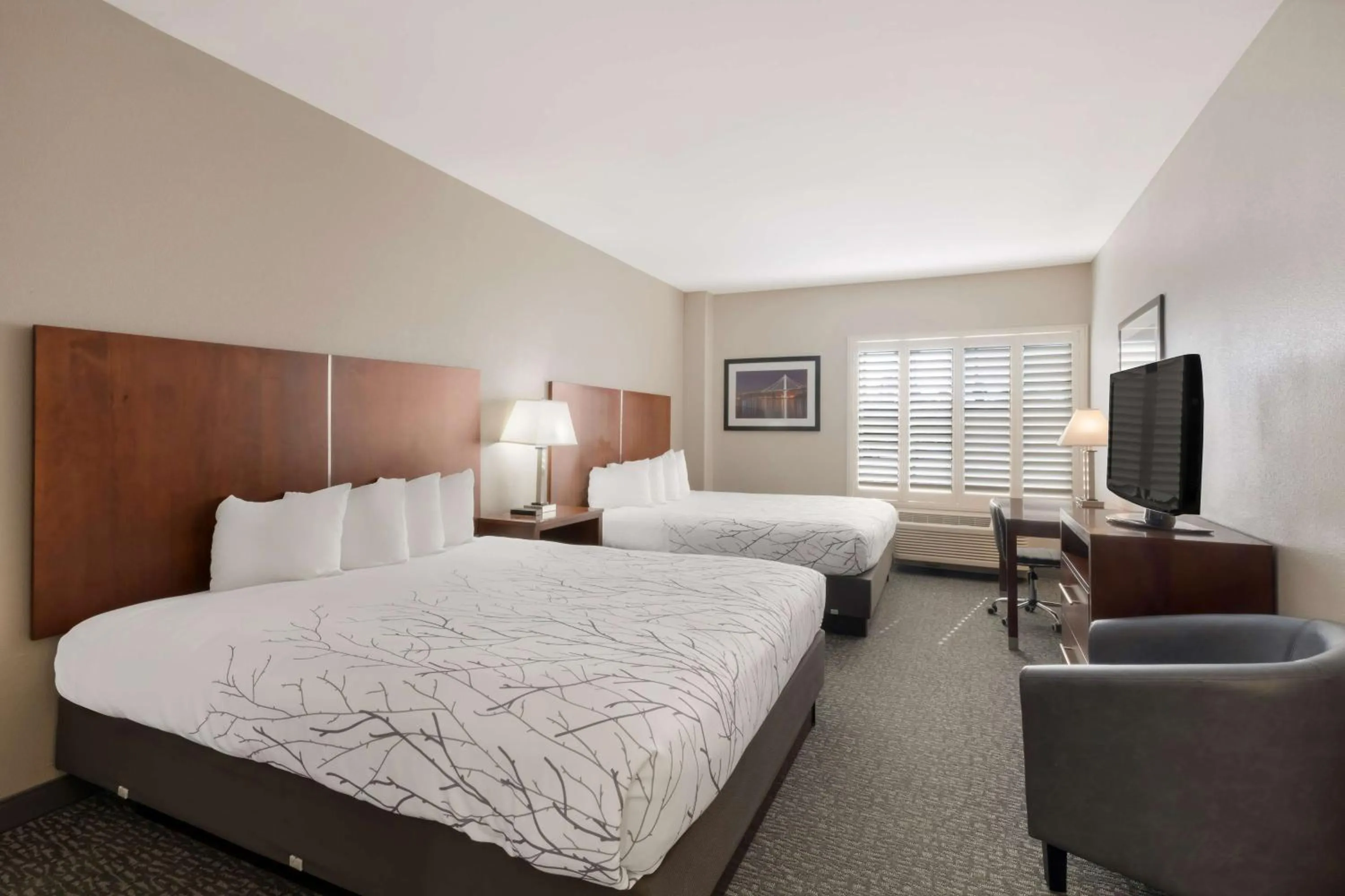 Bedroom, Bed in Best Western Lanai Garden Inn & Suites