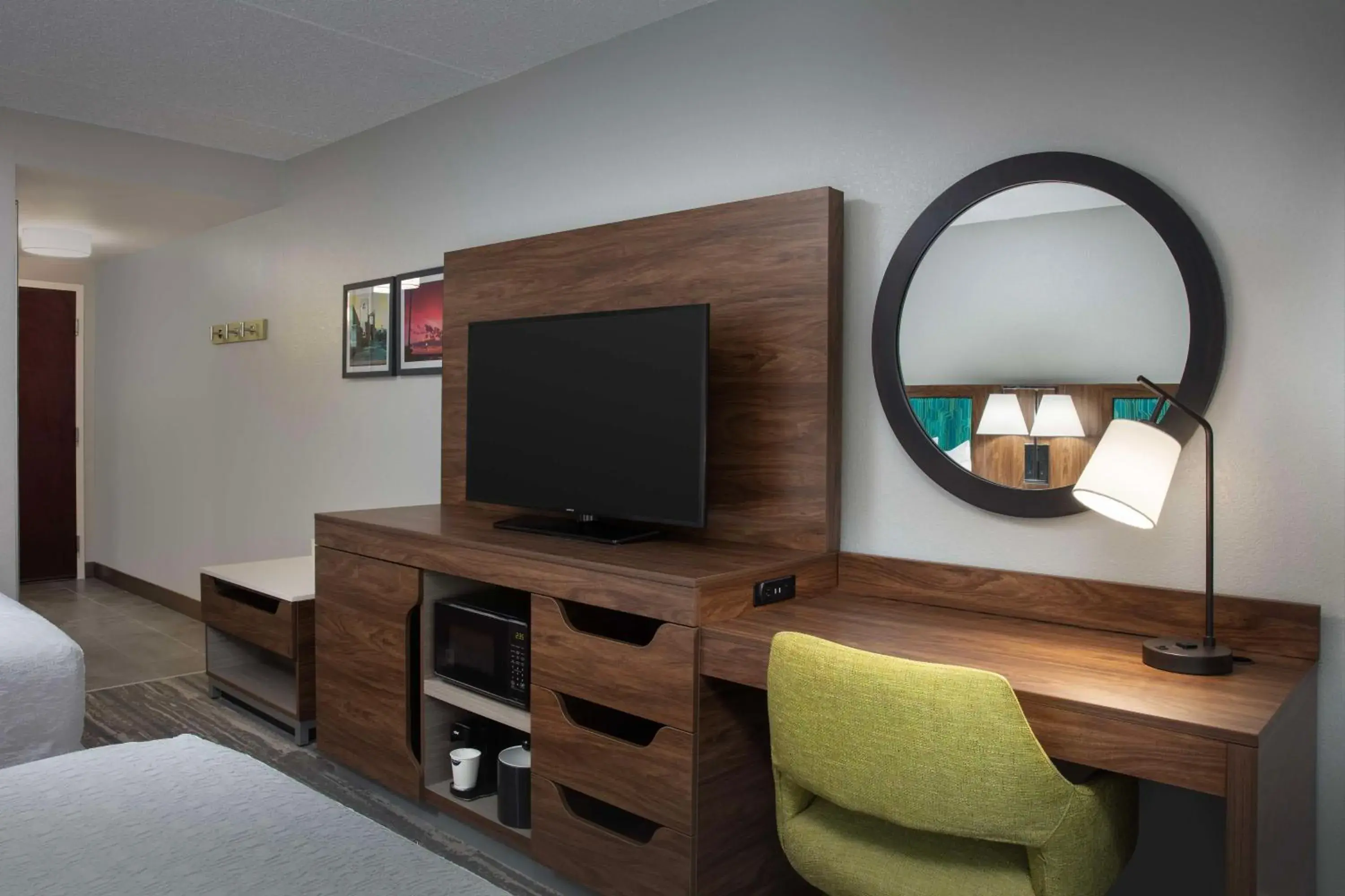 Room with Two Queen Beds - Non-Smoking in Hampton Inn Kingsland Room with Two Queen Beds - Non-Smoking in Hampton Inn Kingsland