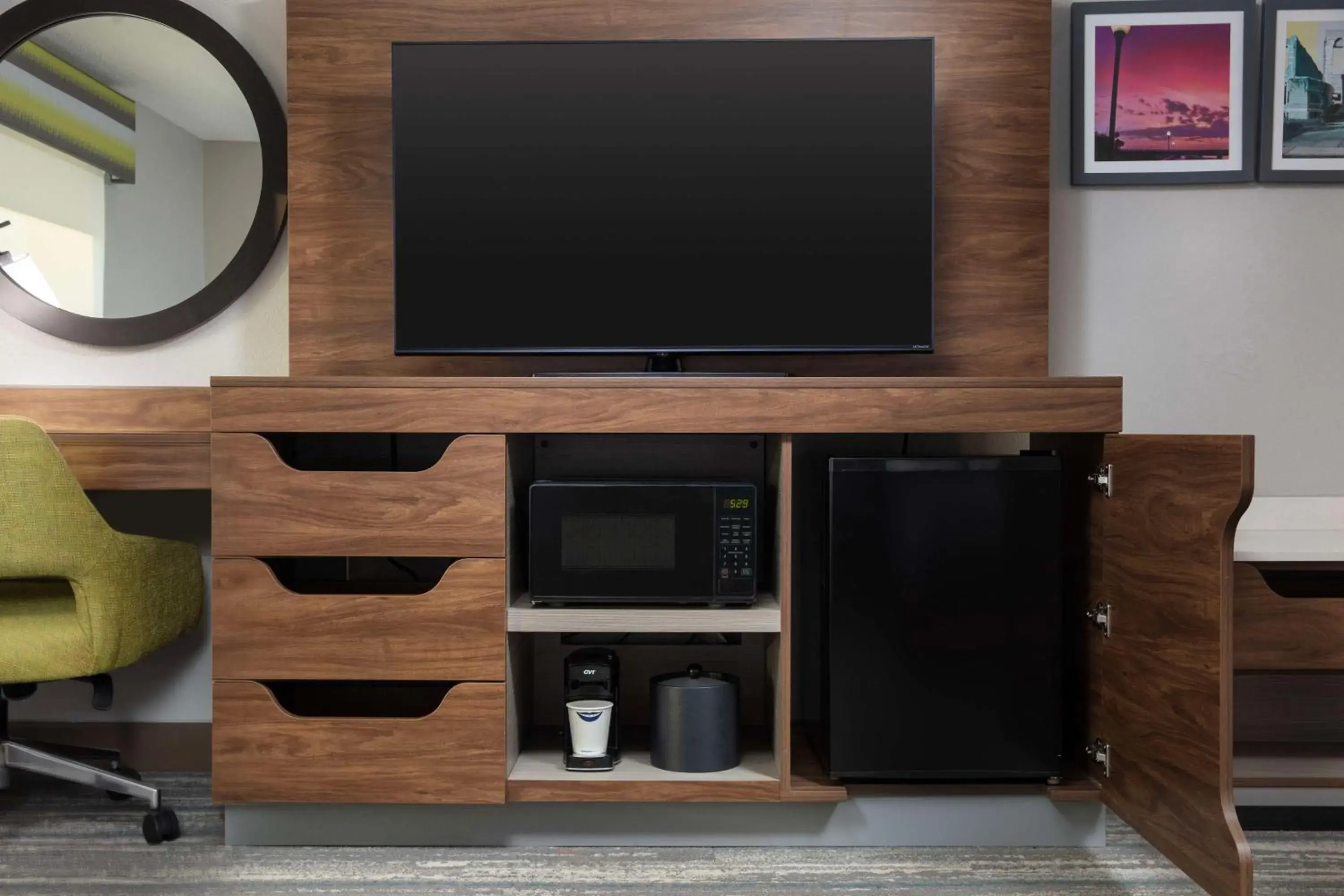 King Room with King Bed - Non-Smoking in Hampton Inn Kingsland King Room with King Bed - Non-Smoking in Hampton Inn Kingsland