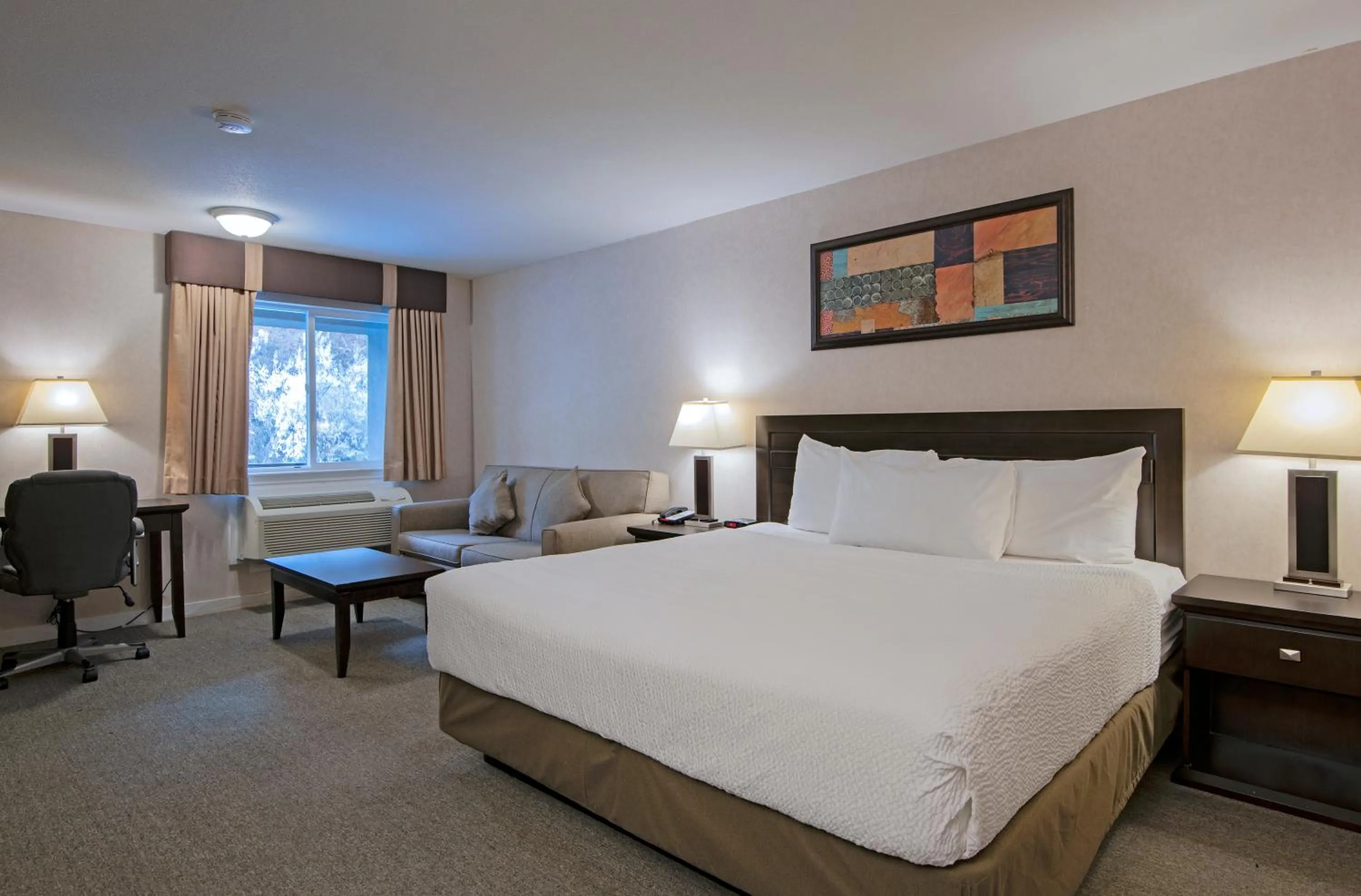 Bed in Travelodge by Wyndham Kamloops Mountview