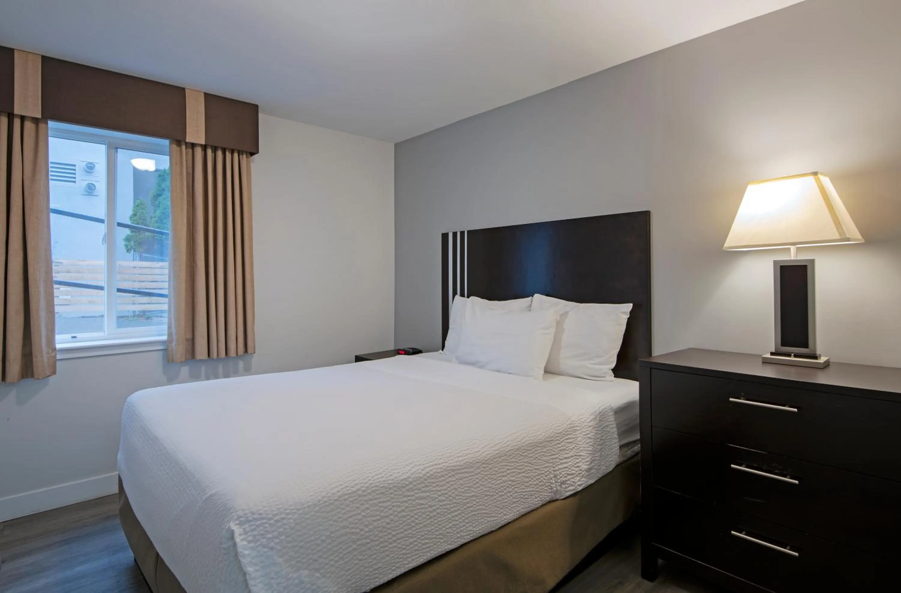 Bed in Travelodge by Wyndham Kamloops Mountview