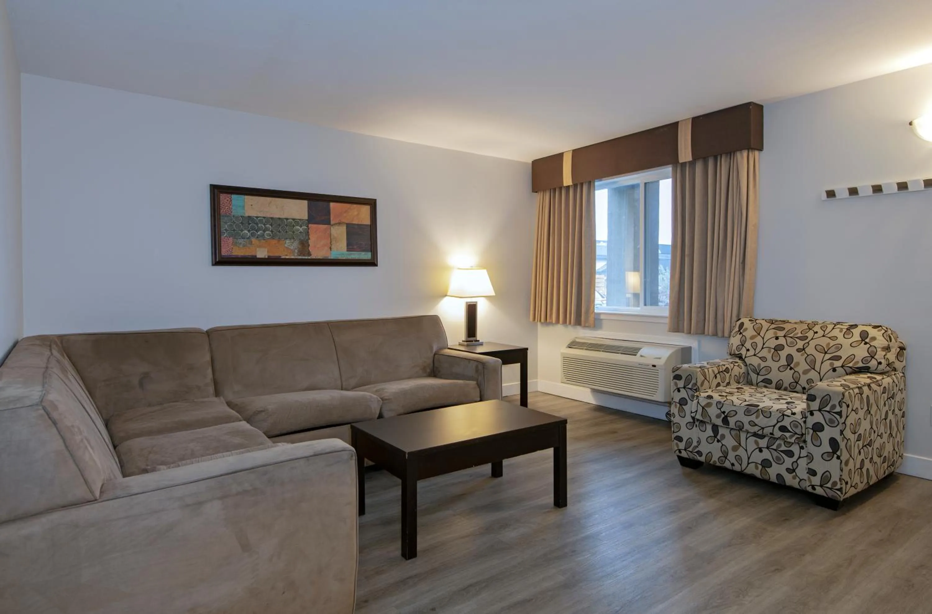 Travelodge by Wyndham Kamloops Mountview