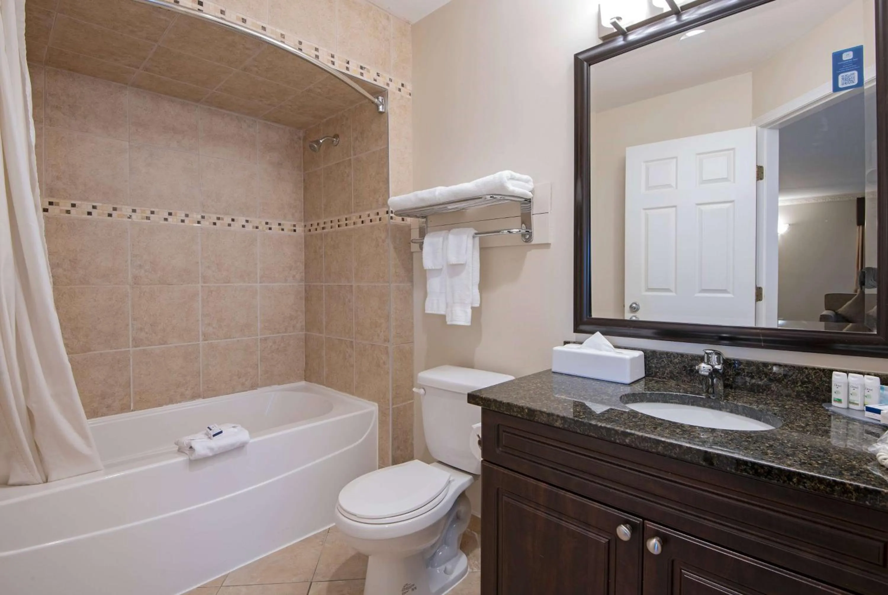 Bathroom in Travelodge by Wyndham Kamloops Mountview