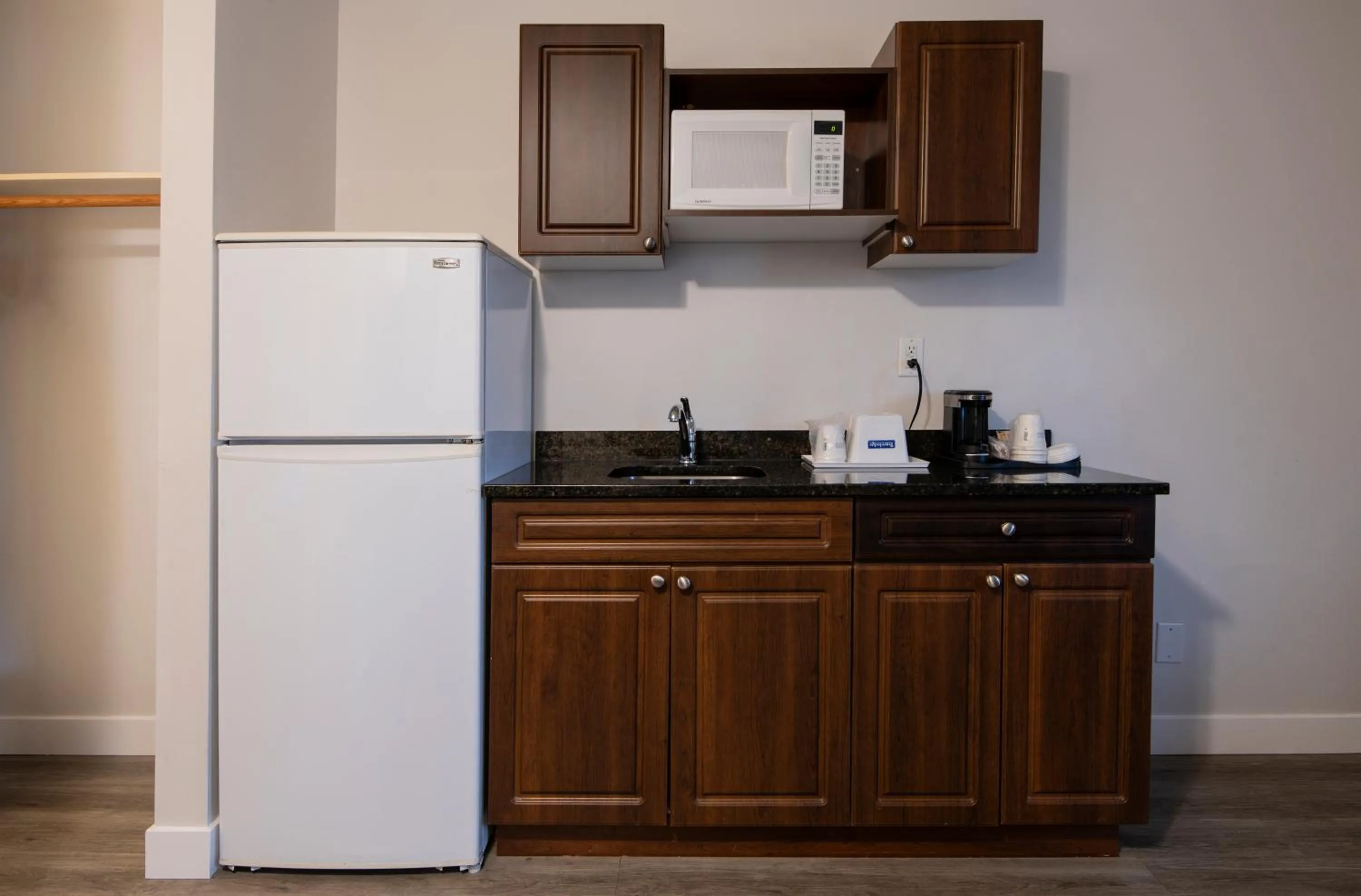 Travelodge by Wyndham Kamloops Mountview