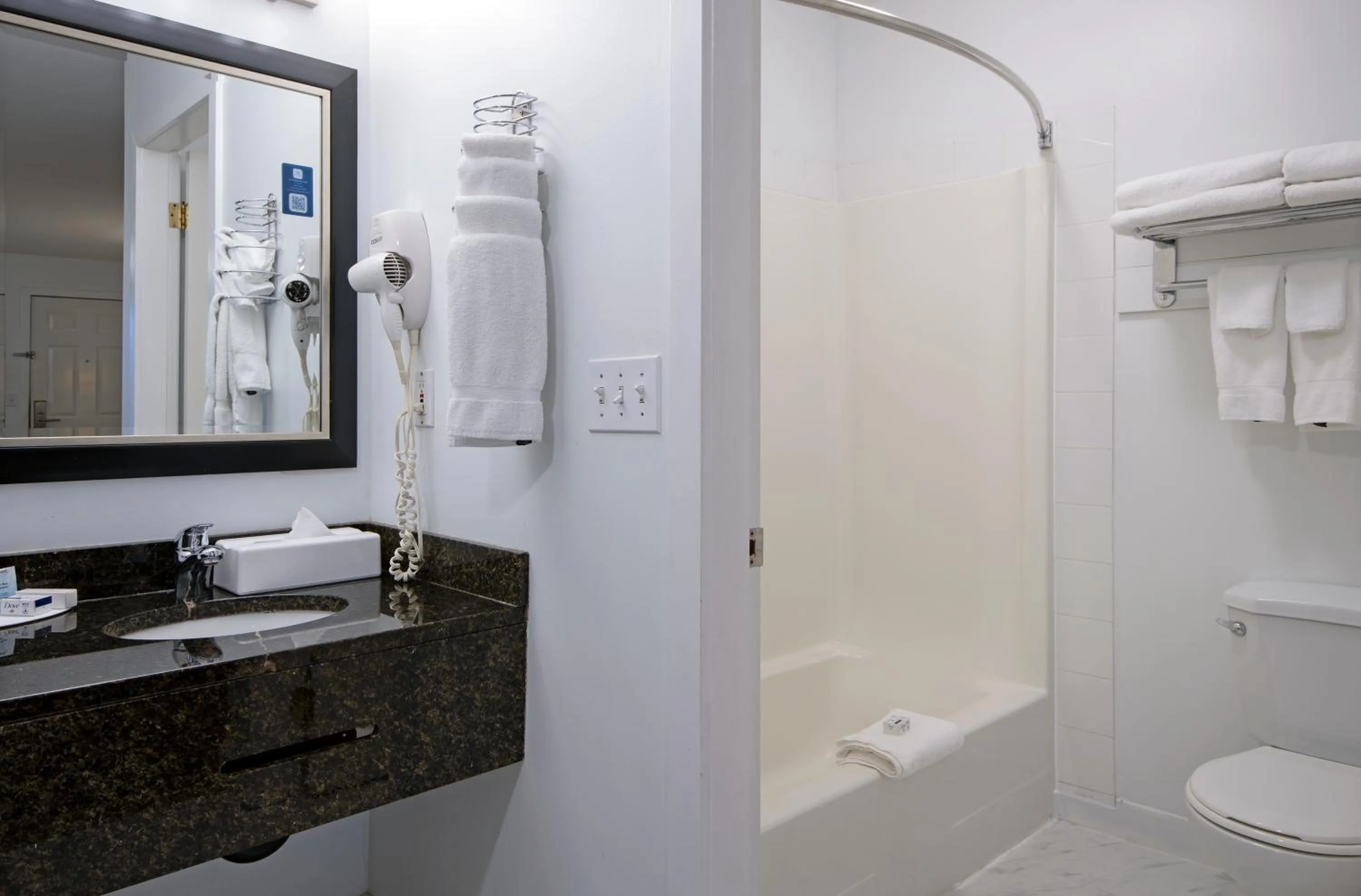 Travelodge by Wyndham Kamloops Mountview