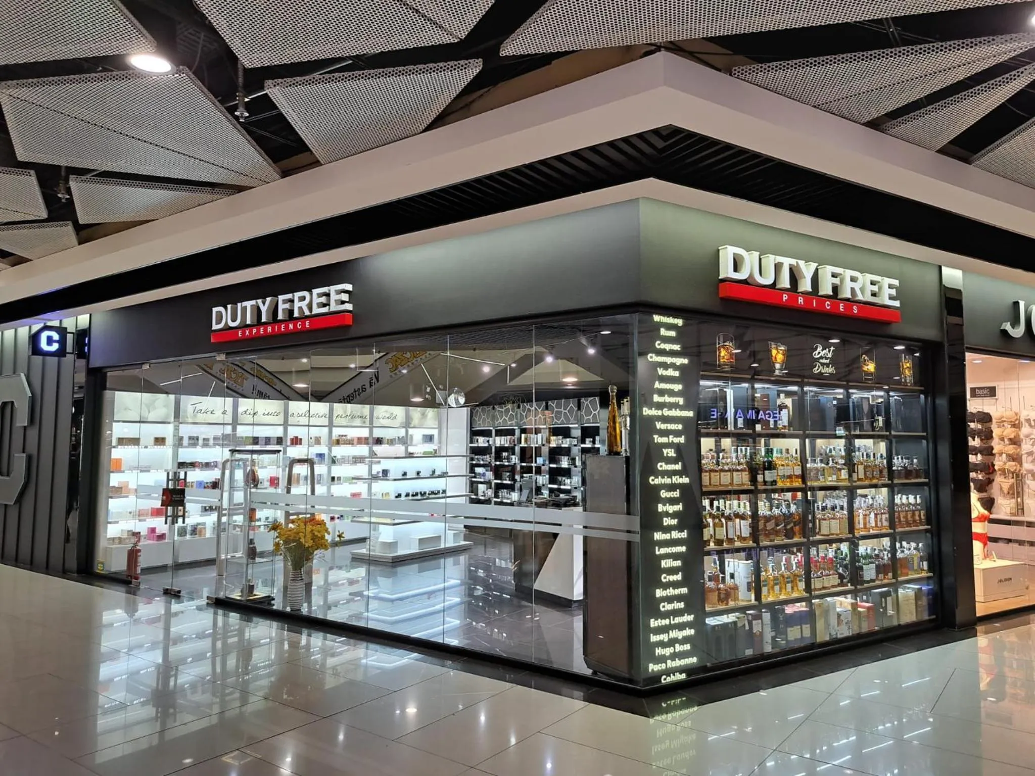 Shopping Area in Hotel Platinia