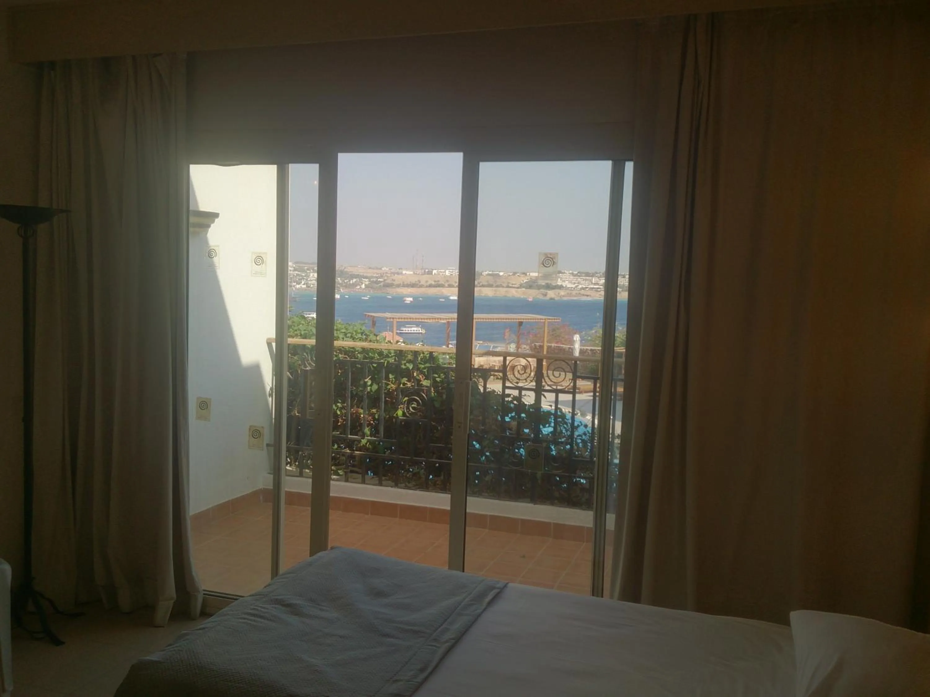 Bed in Eden Rock Hotel Namaa Bay