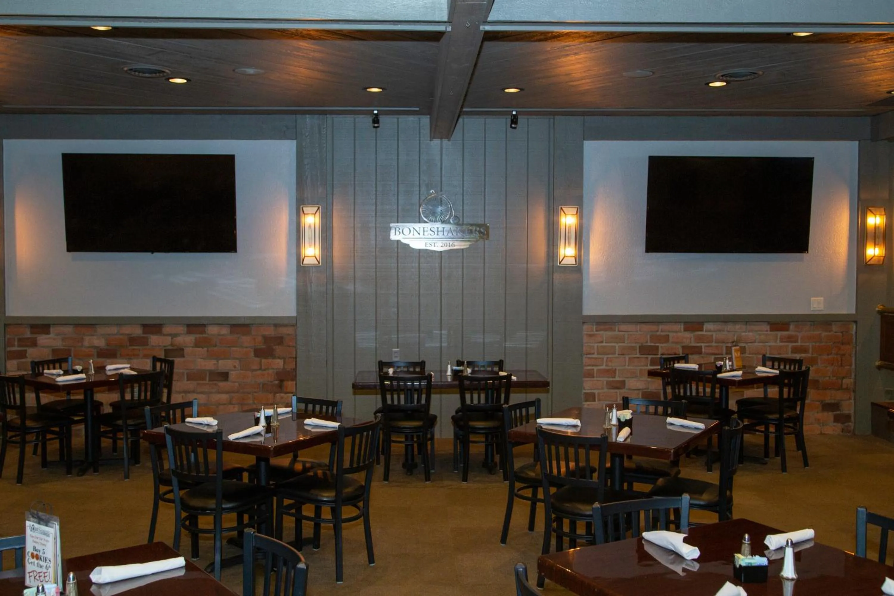 Restaurant/places to eat in The Stables Inn & Suites