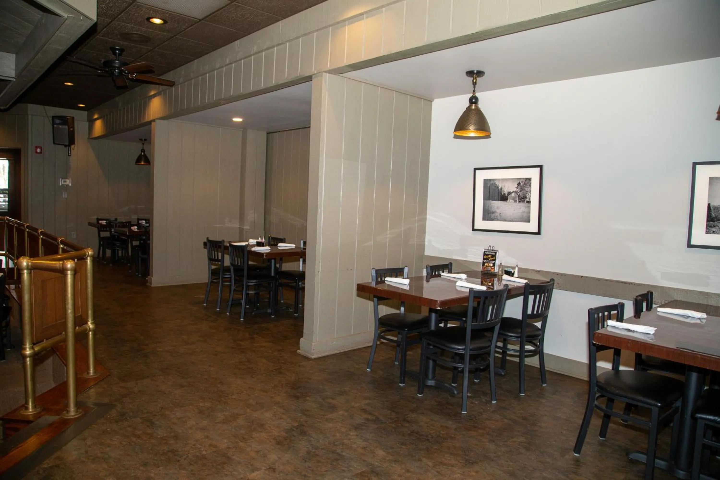 Restaurant/places to eat in The Stables Inn & Suites