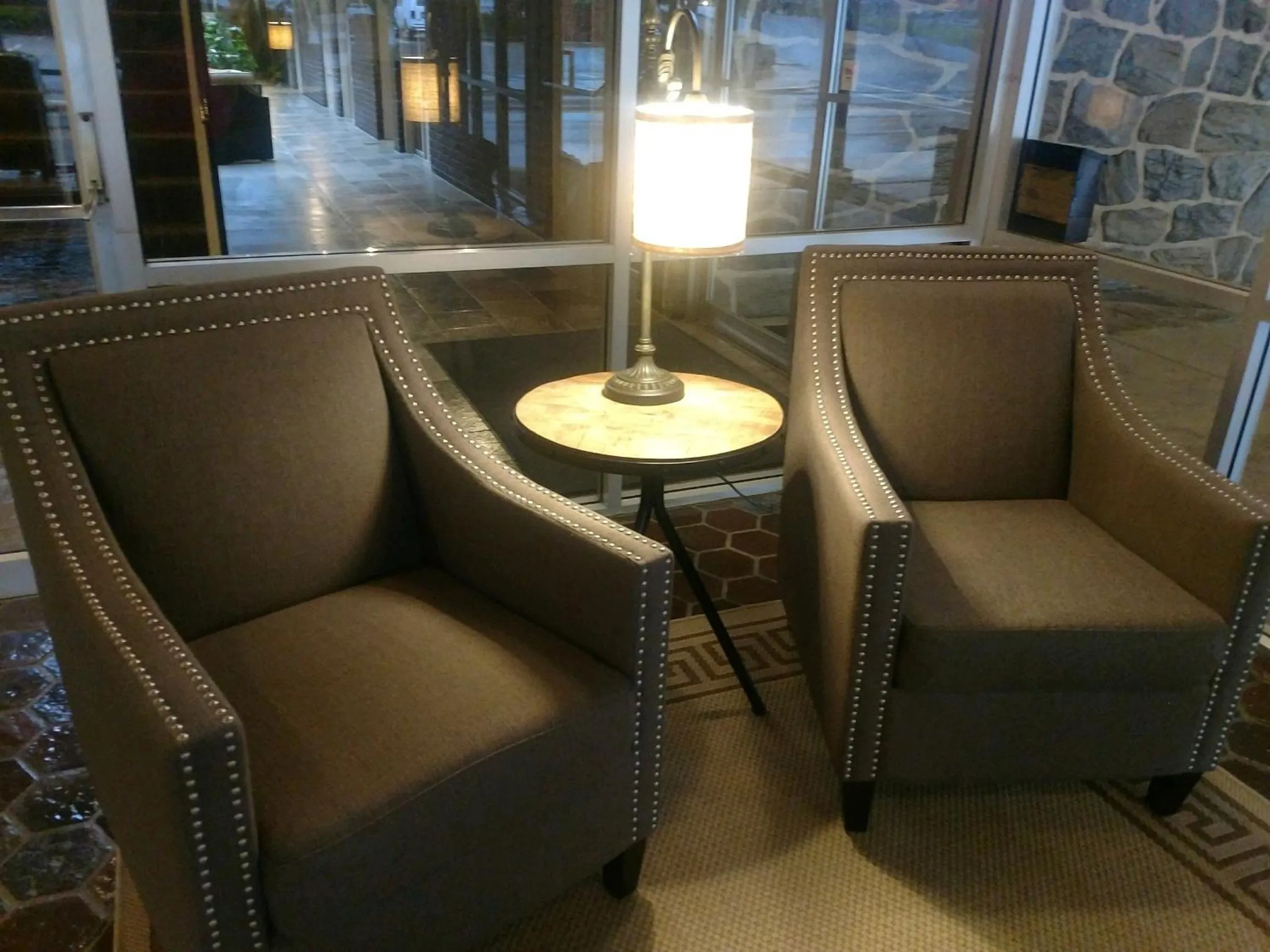 Seating area in The Stables Inn & Suites
