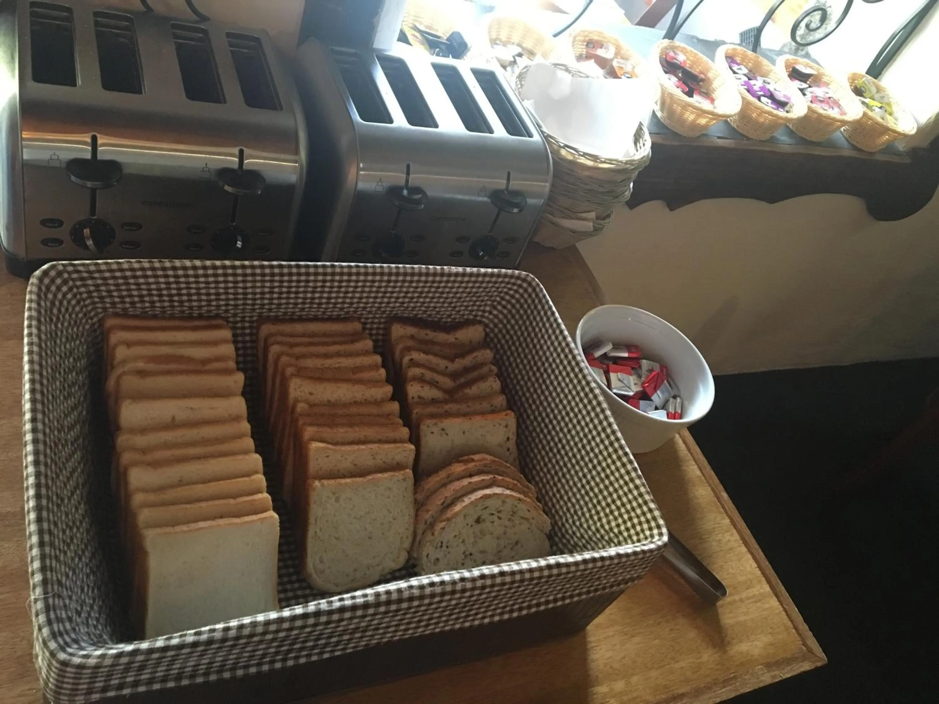 Breakfast in Candlelight Lodge