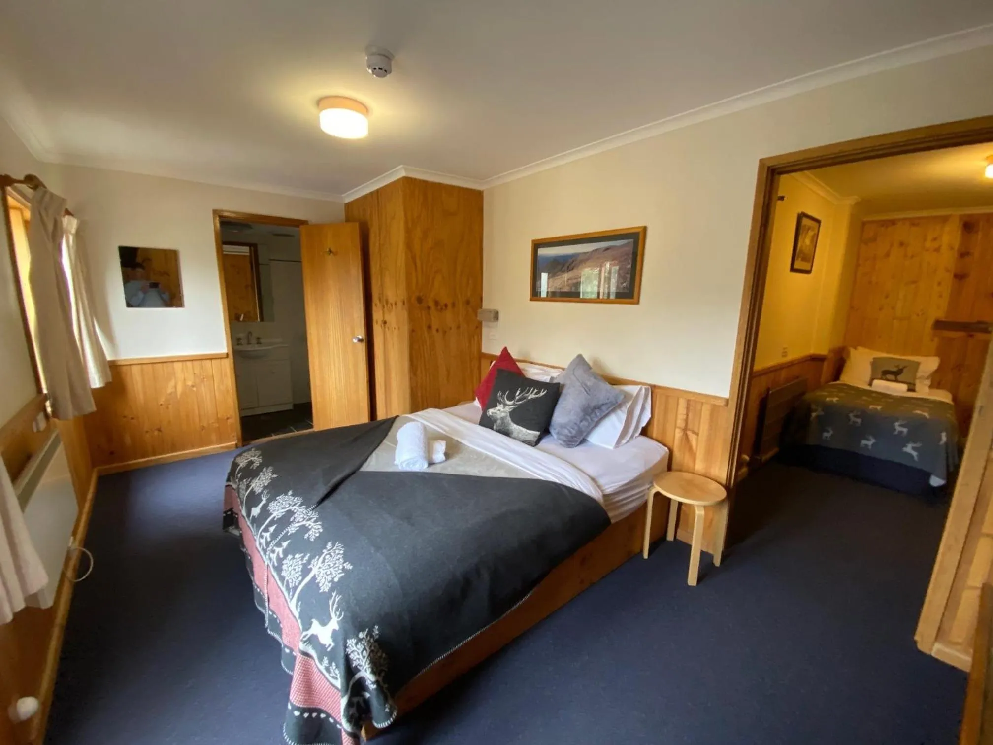 Bed in Candlelight Lodge