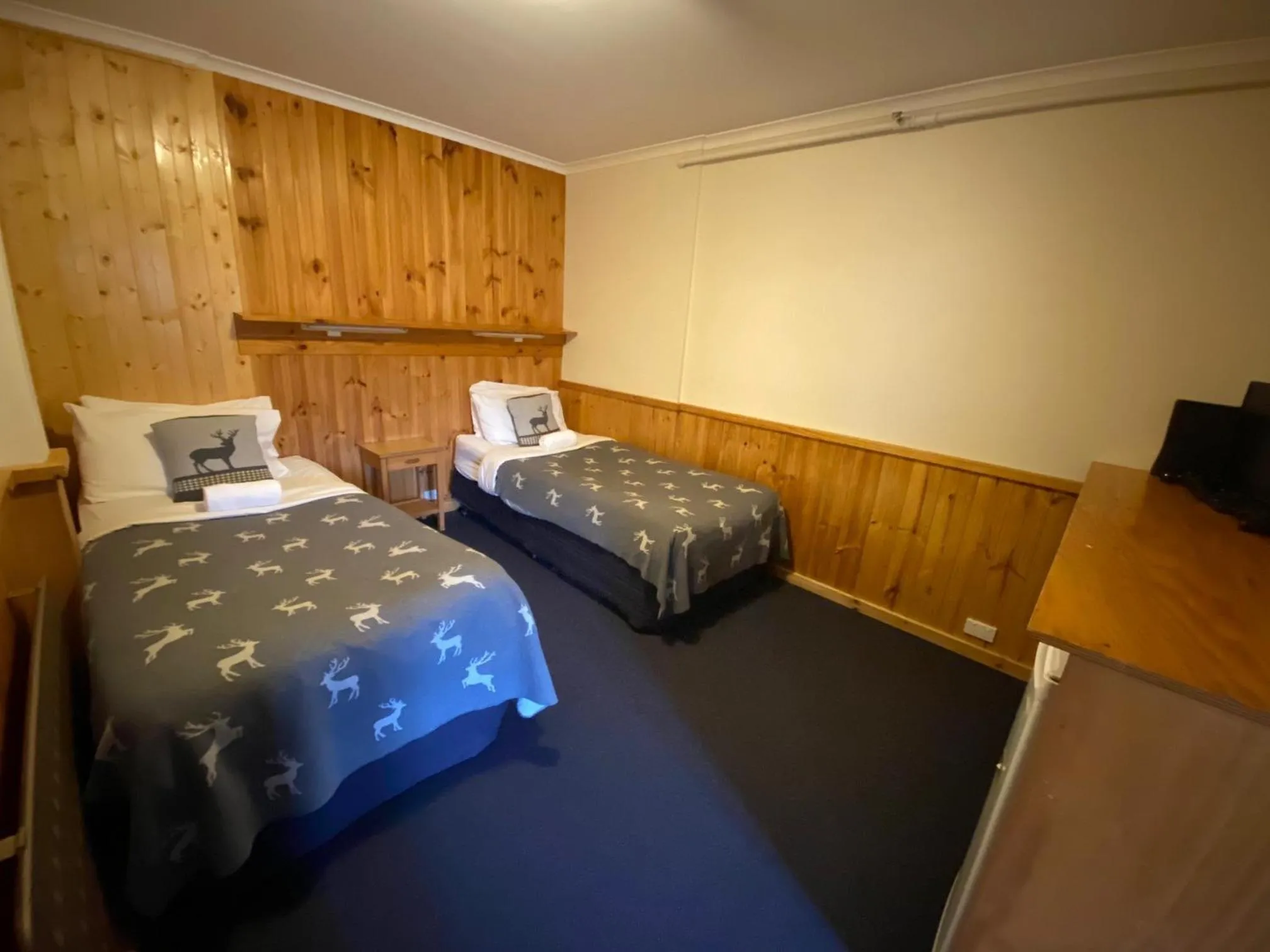 Bed in Candlelight Lodge