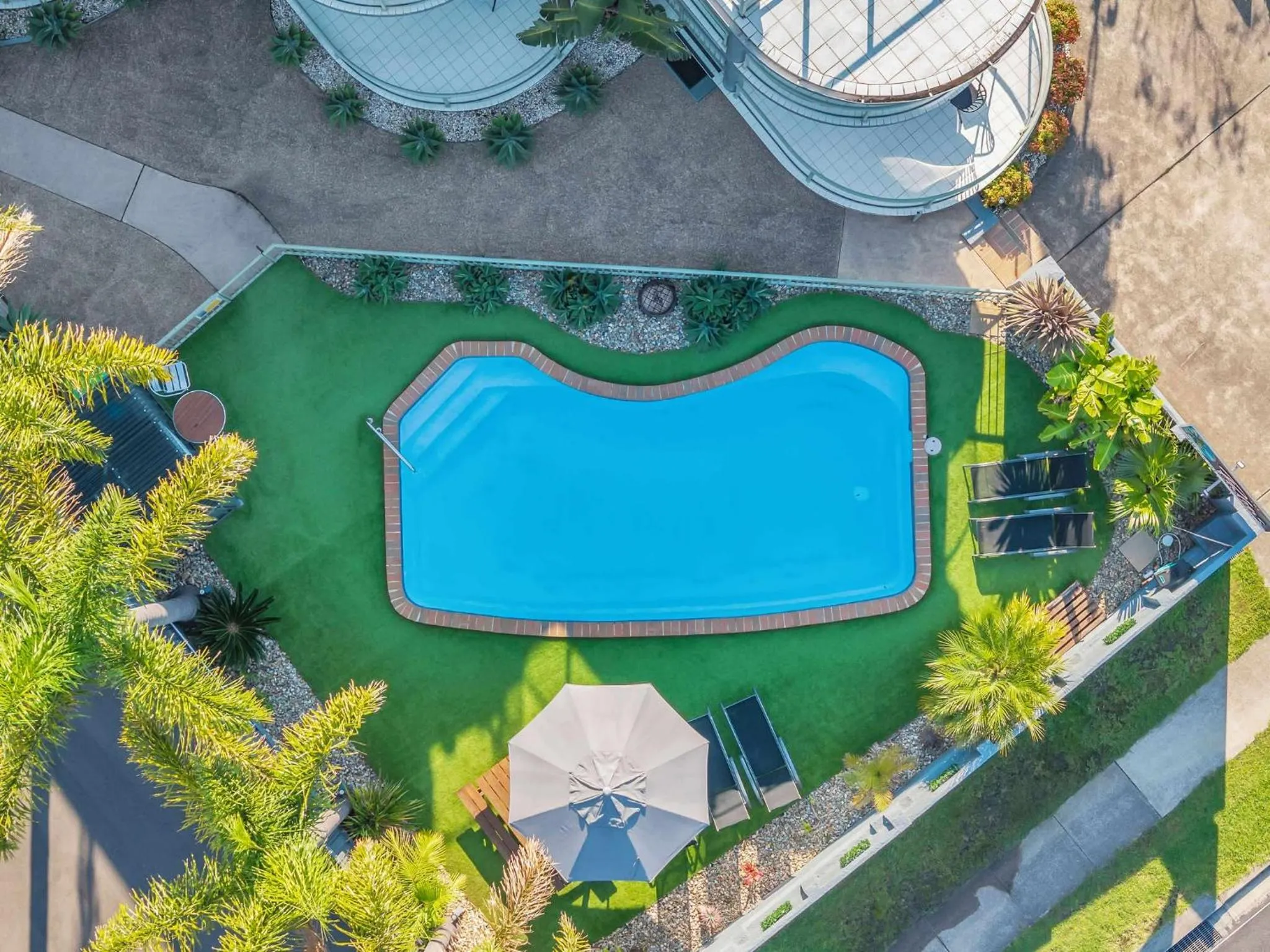 Spring in The Palms Apartments