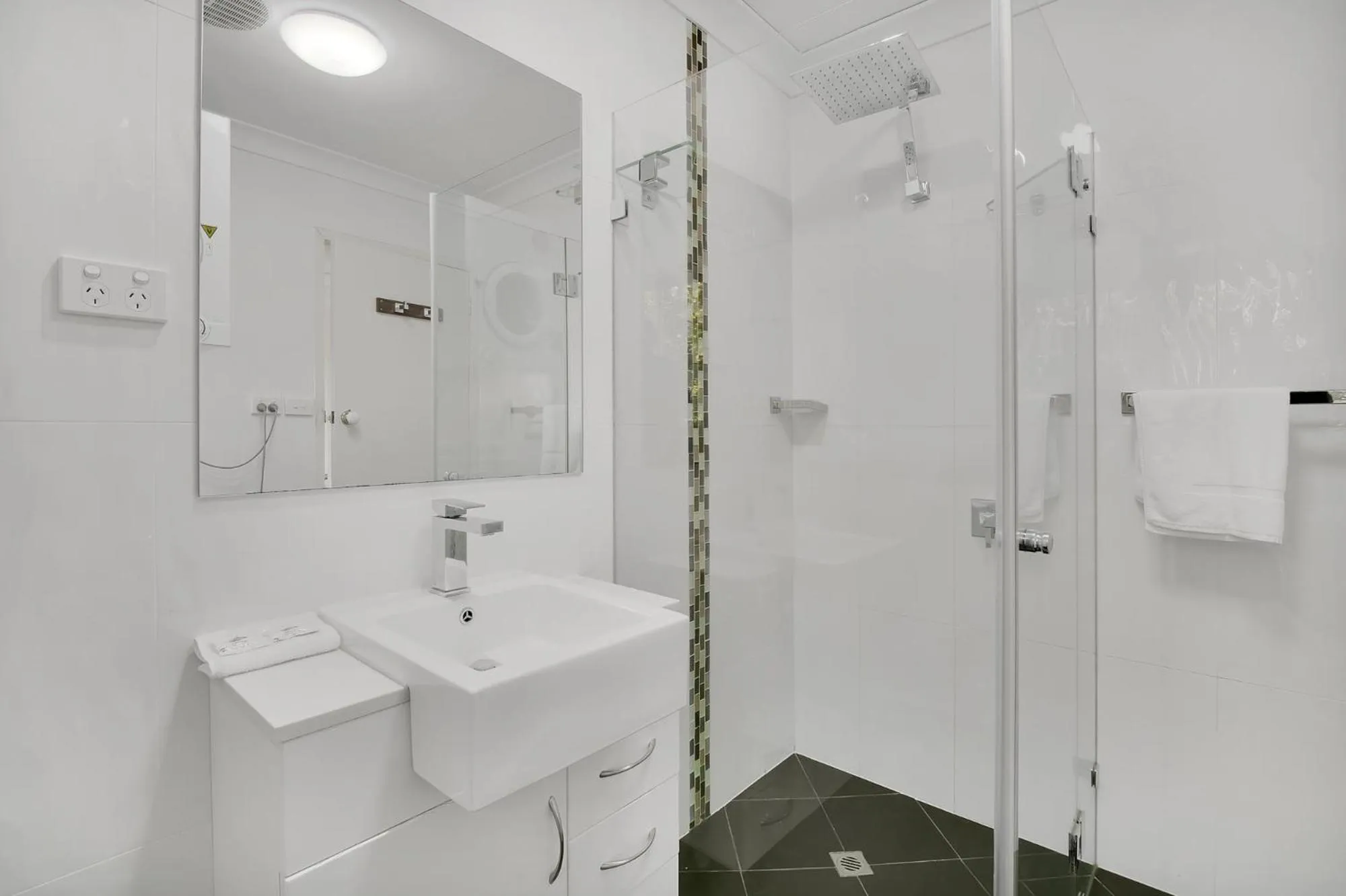 Bathroom in Eagle Heights Holiday Units