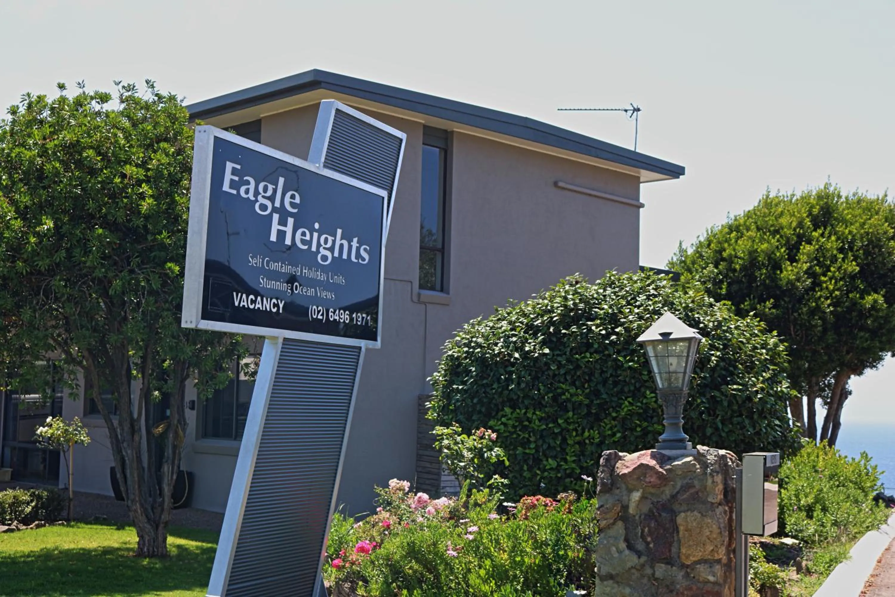 Property building in Eagle Heights Holiday Units