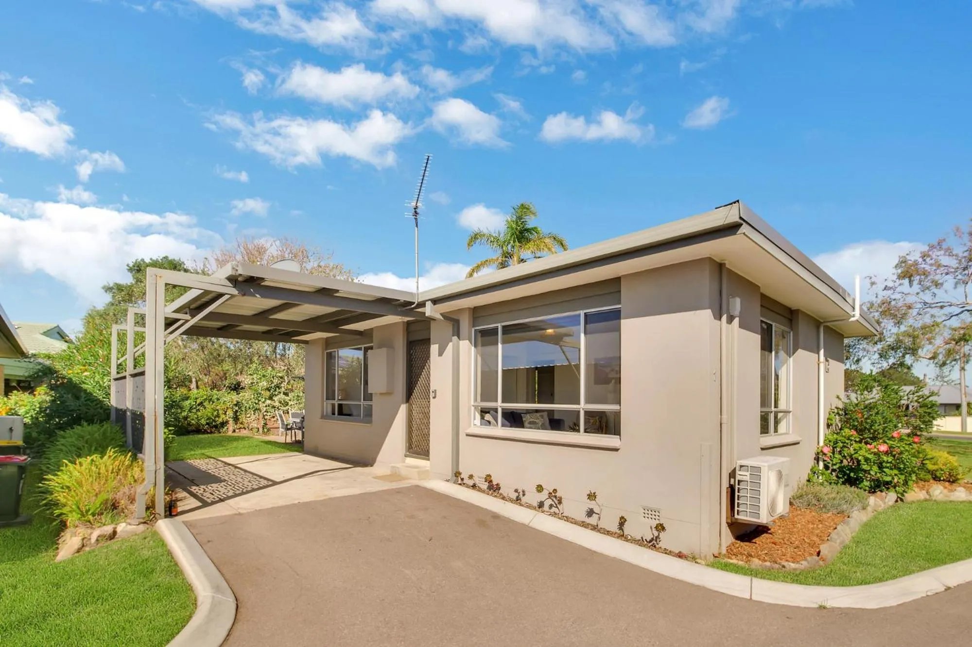 Facade/entrance in Eagle Heights Holiday Units