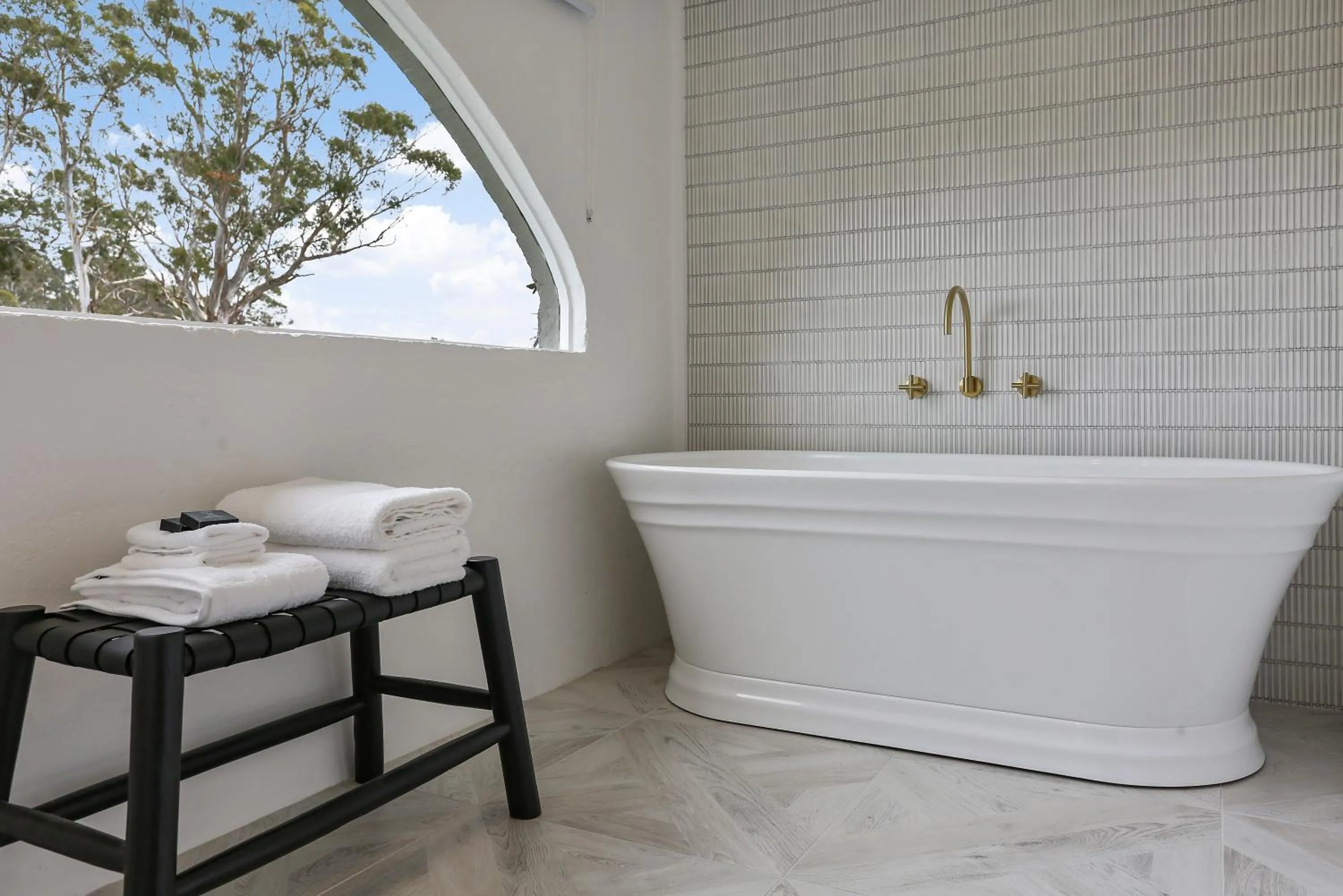 Bath in Seahorse Inn Hotel & Villas