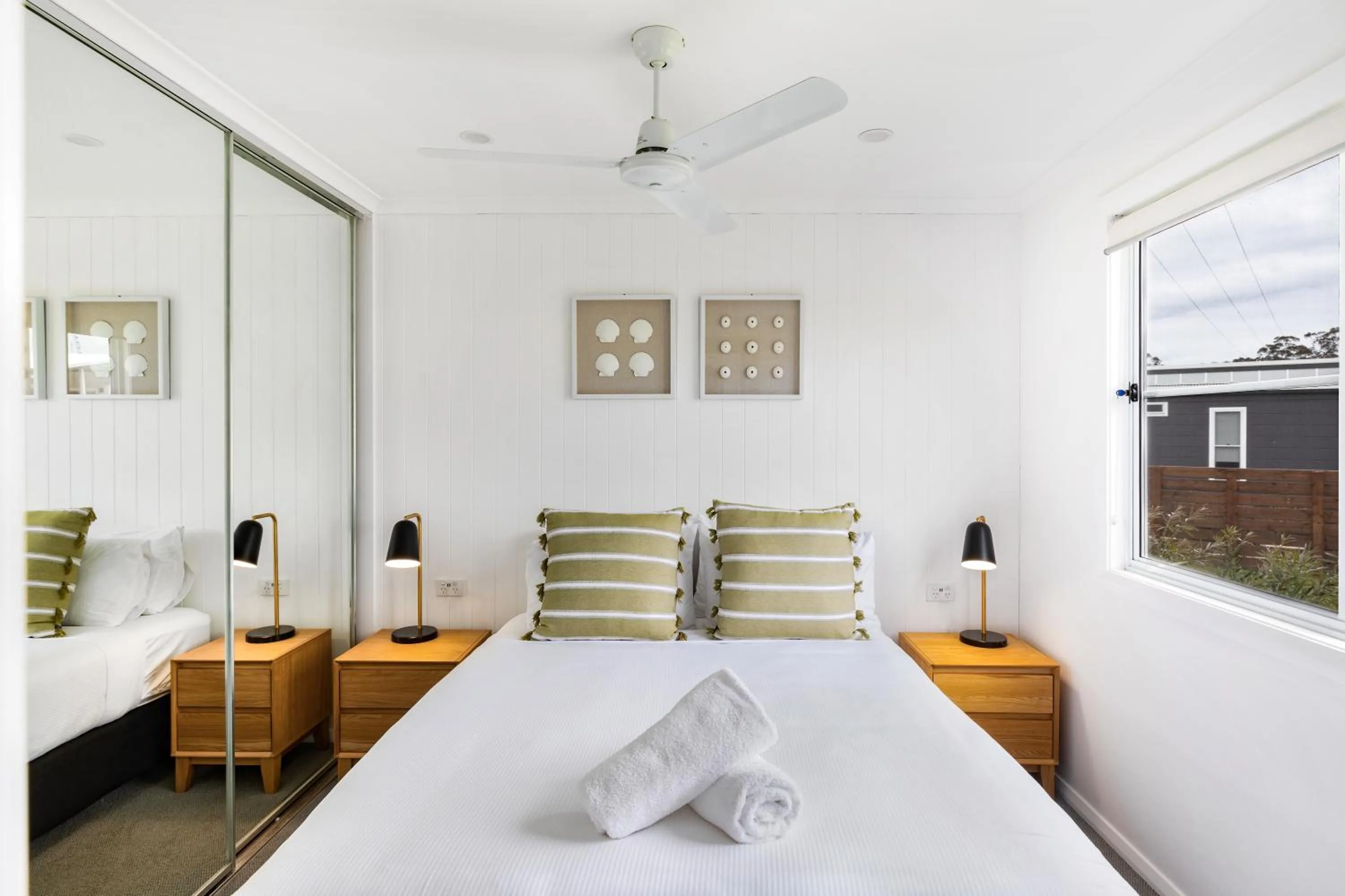 Bed in Seahorse Inn Hotel & Villas