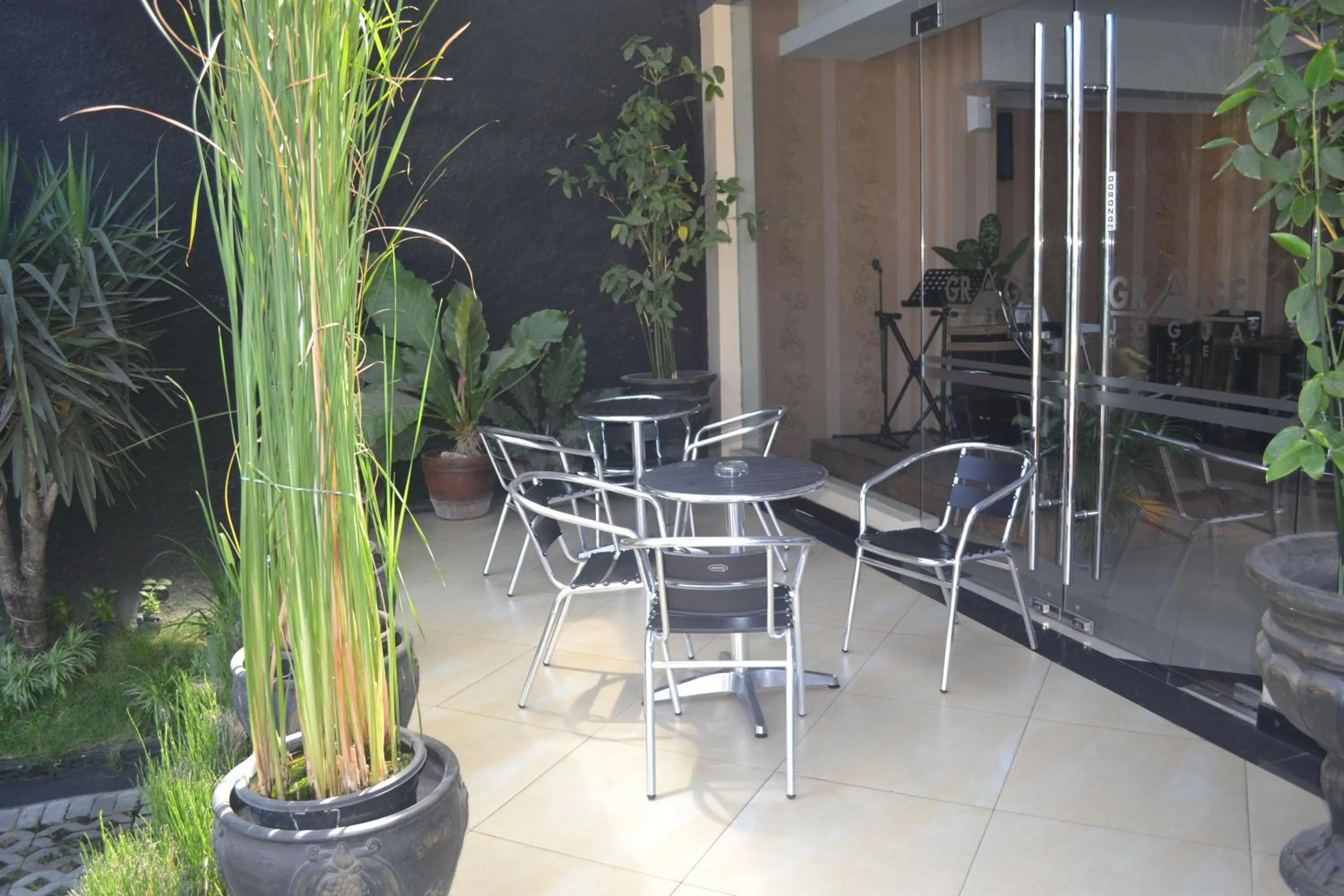 Restaurant/places to eat in Grage Jogja Hotel