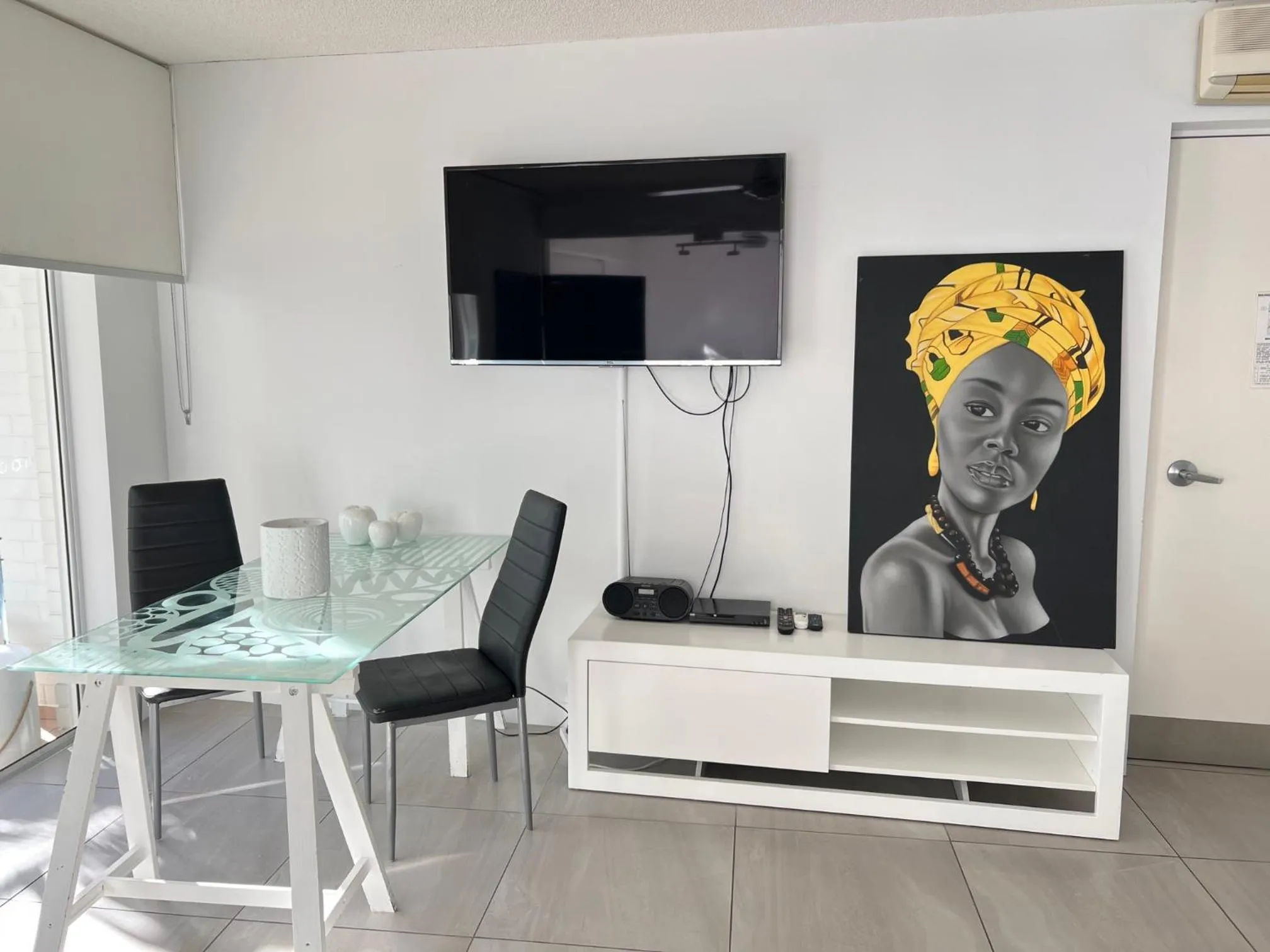 Dining area in Beachside Mooloolaba