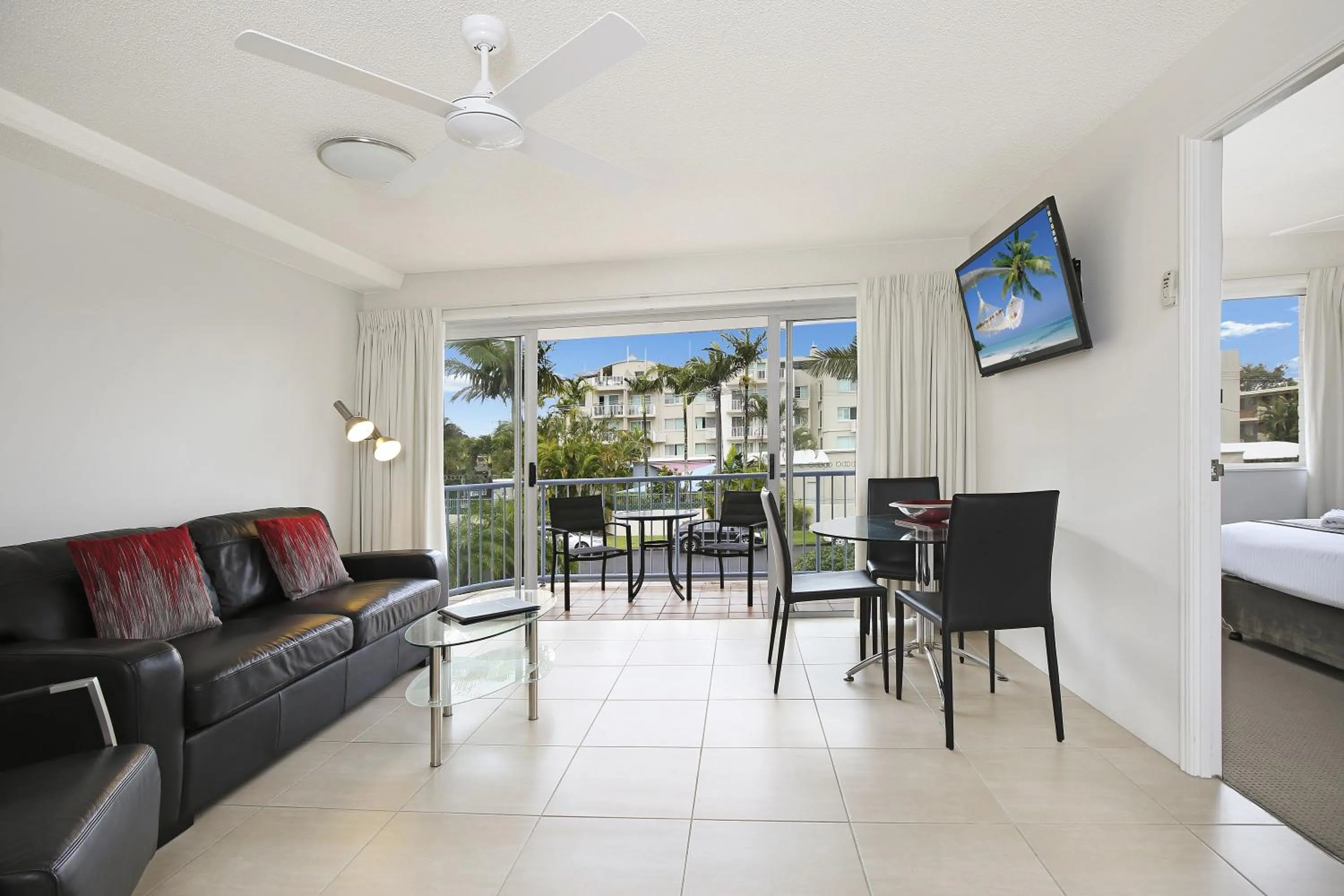 Balcony/Terrace, Bed in Beachside Mooloolaba