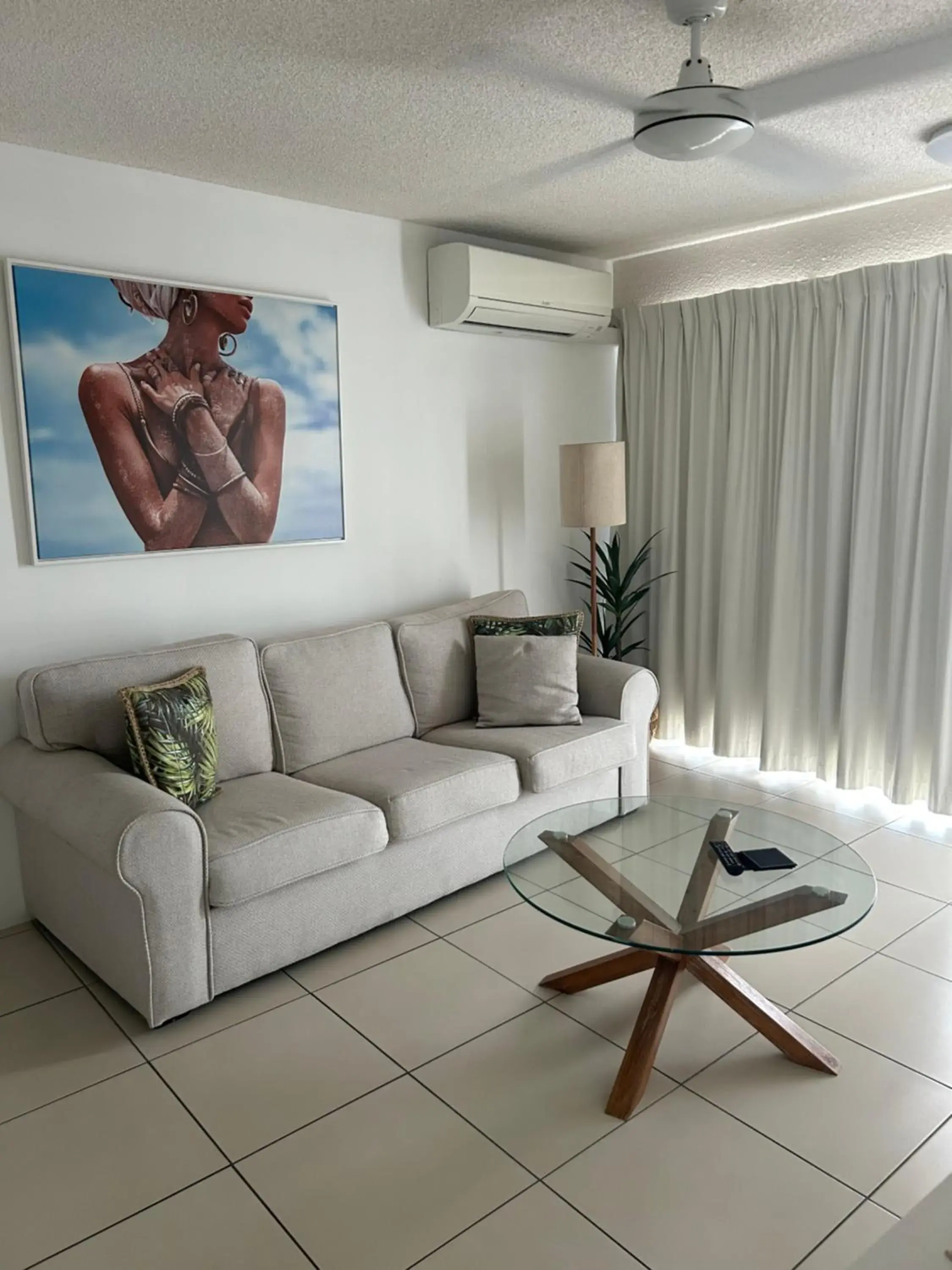 Deluxe One-Bedroom Apartment in Beachside Mooloolaba Deluxe One-Bedroom Apartment in Beachside Mooloolaba