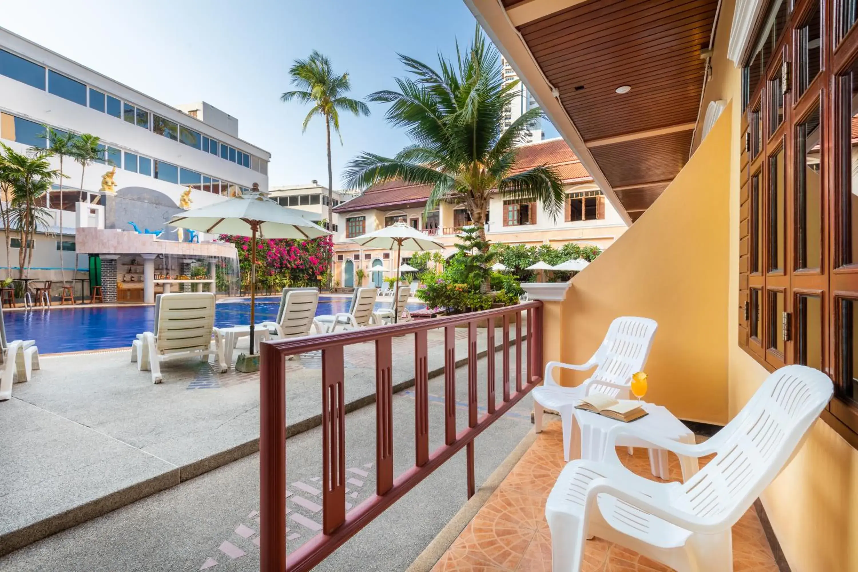 Deluxe Pool Access in Tony Resort Deluxe Pool Access in Tony Resort