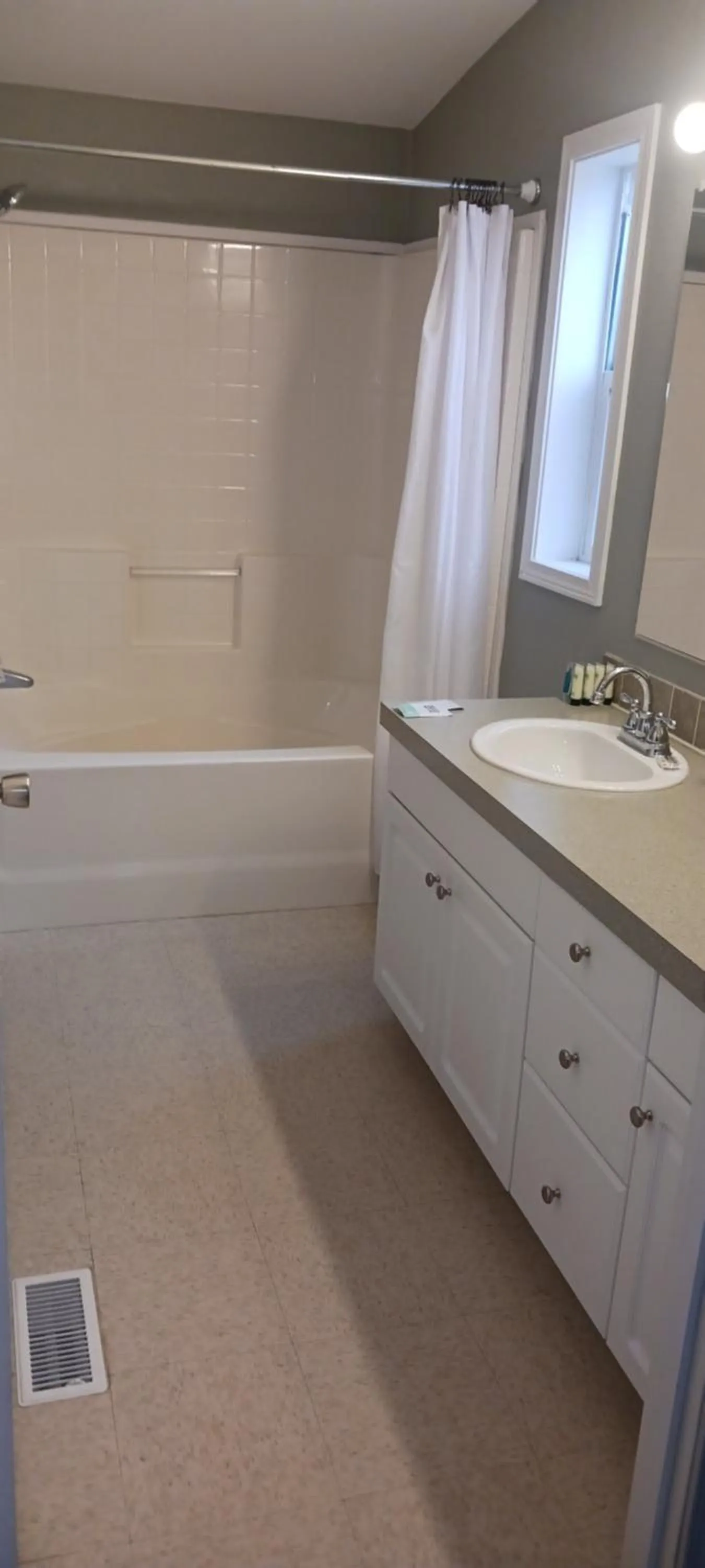 Bathroom in Denali Tri-Valley Cabins