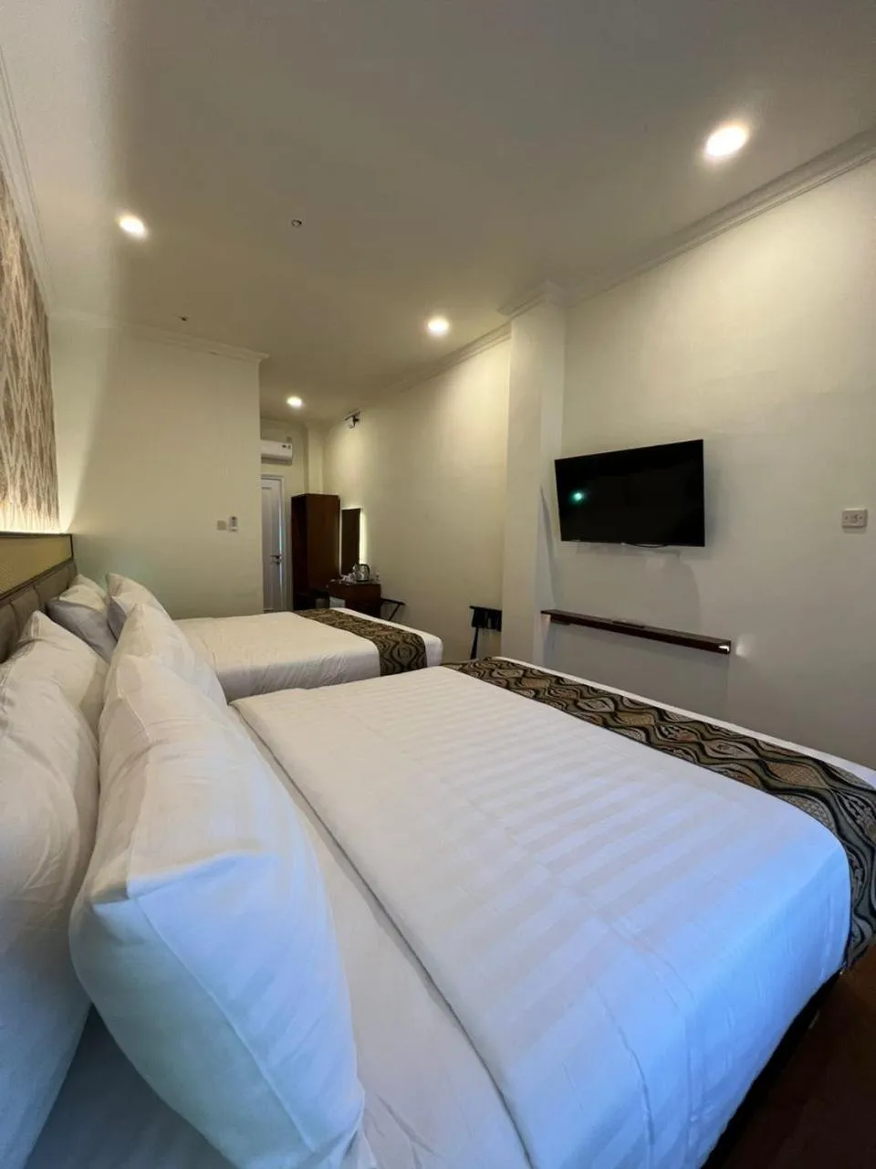 Bedroom, Bed in Hotel Indah Palace Tawangmangu