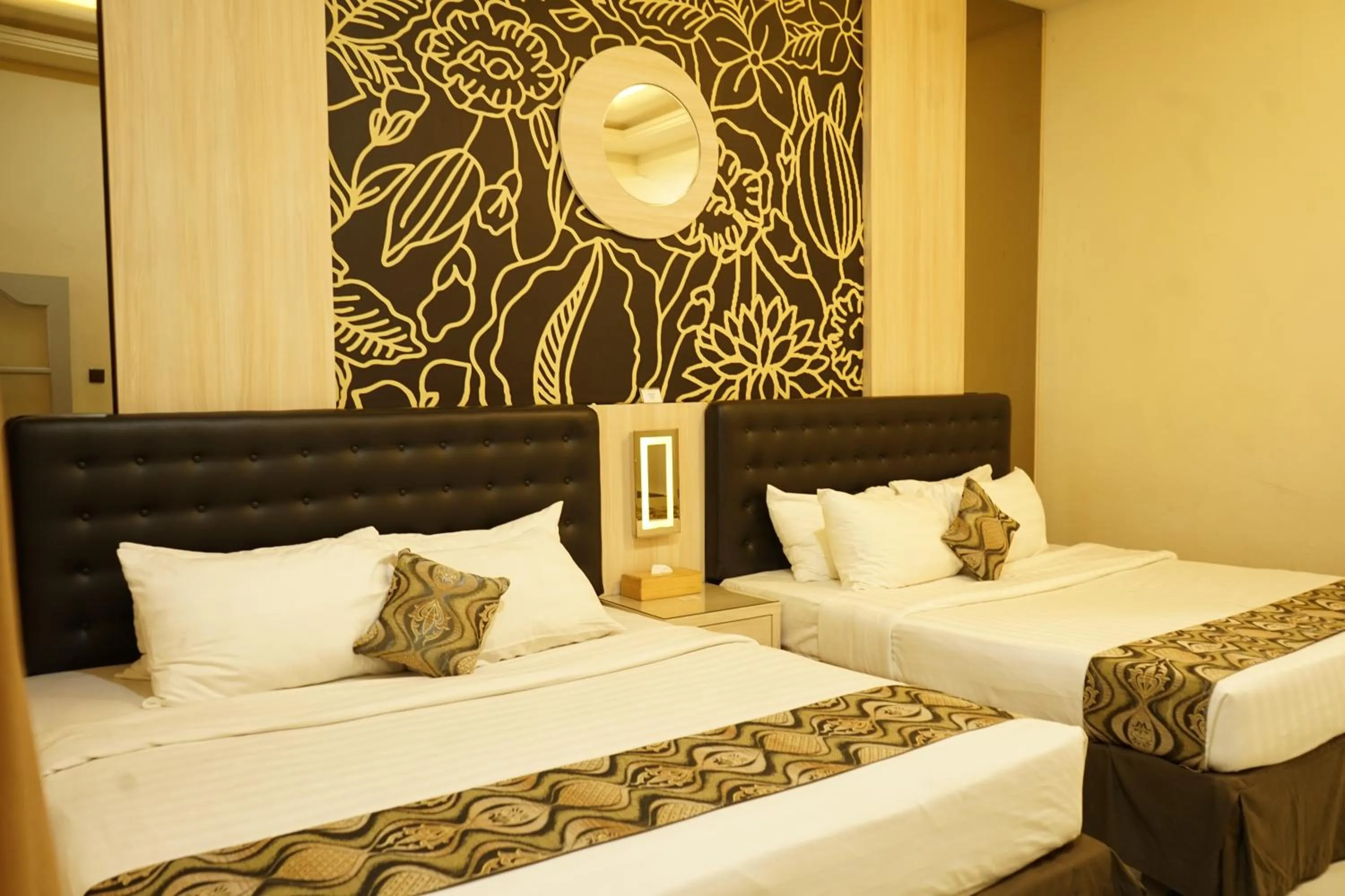 Bedroom, Bed in Hotel Indah Palace Tawangmangu