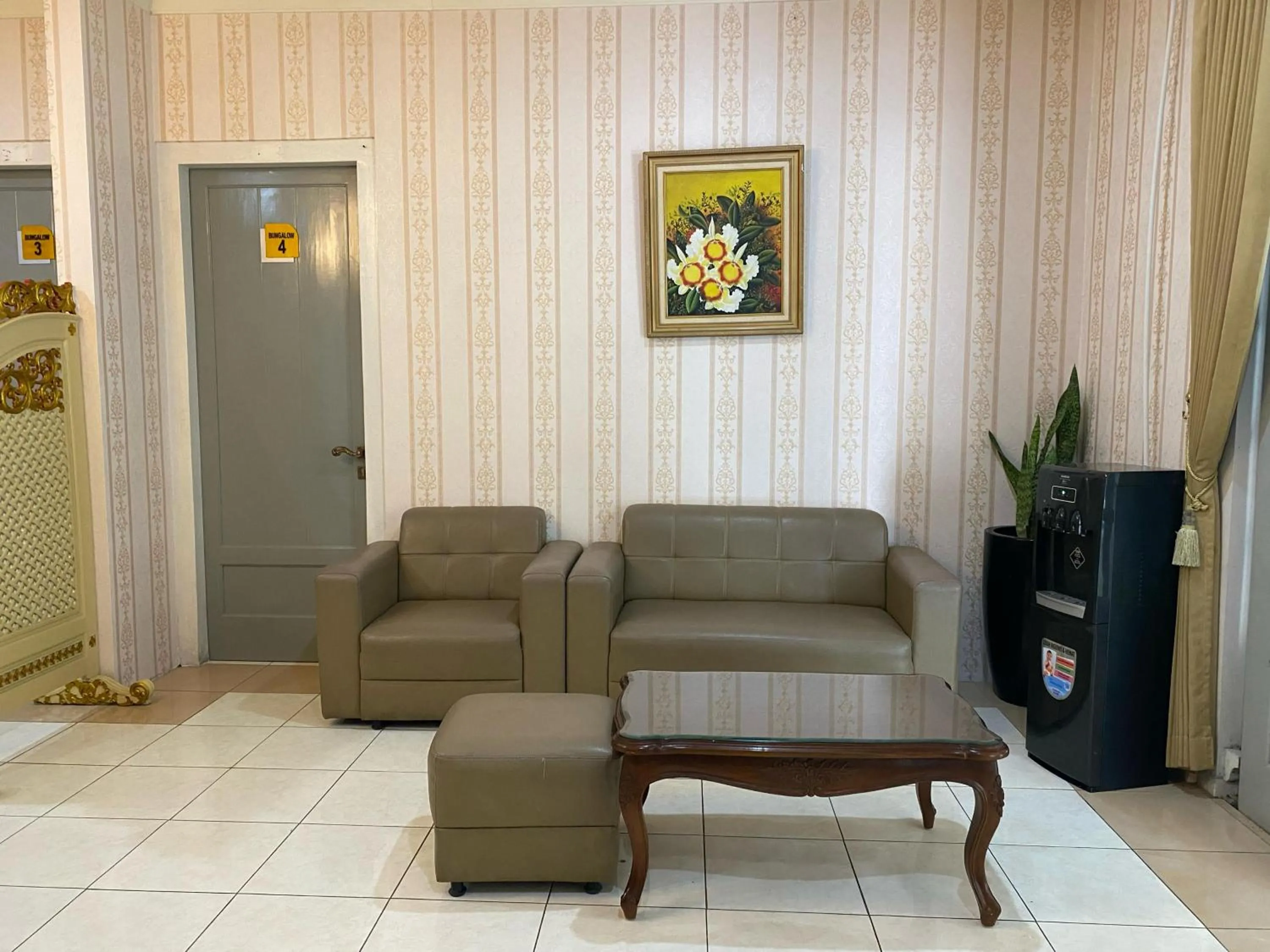 Seating area in Hotel Indah Palace Tawangmangu