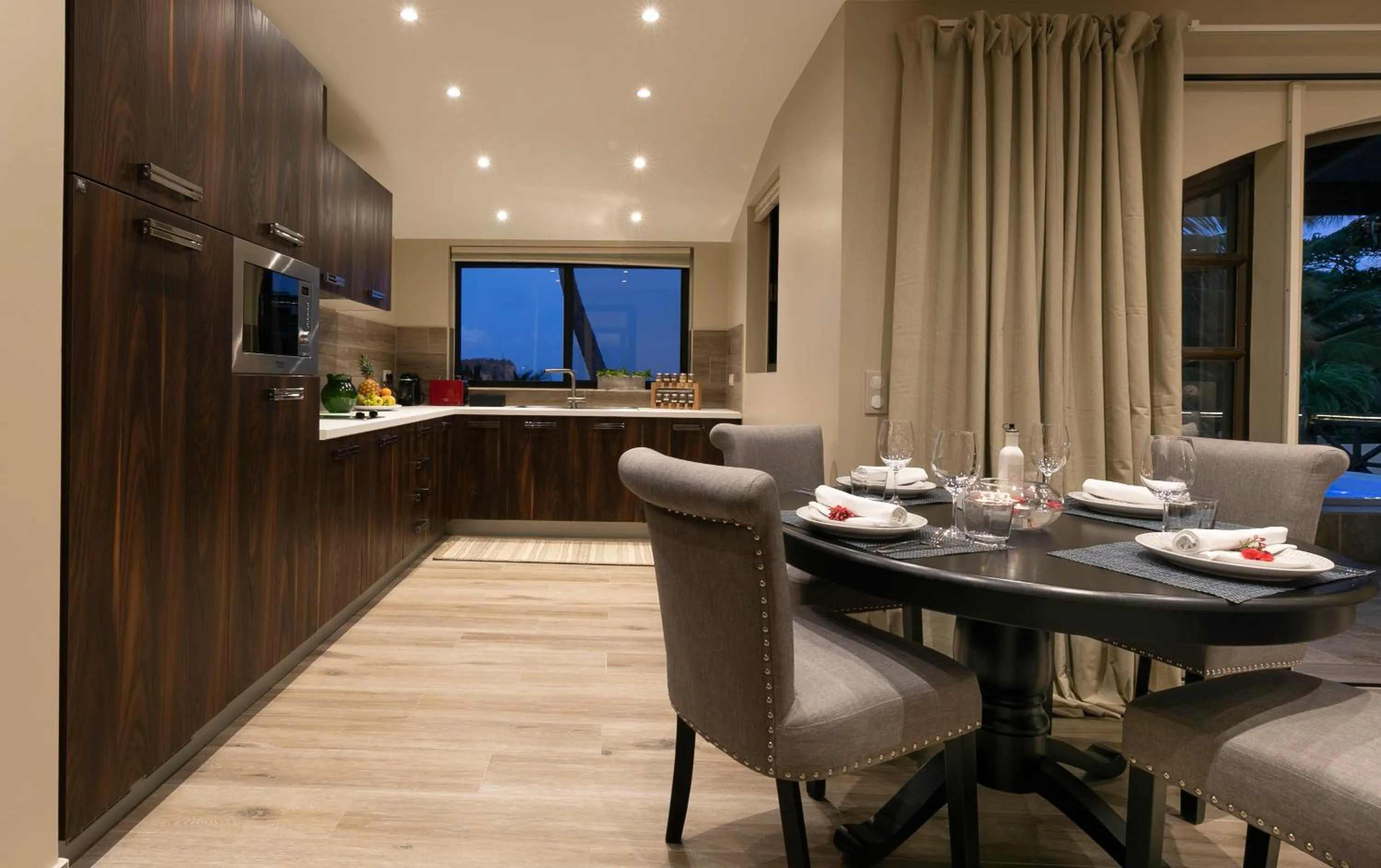 Kitchen or kitchenette in Secret Harbour Boutique Hotel and Marina