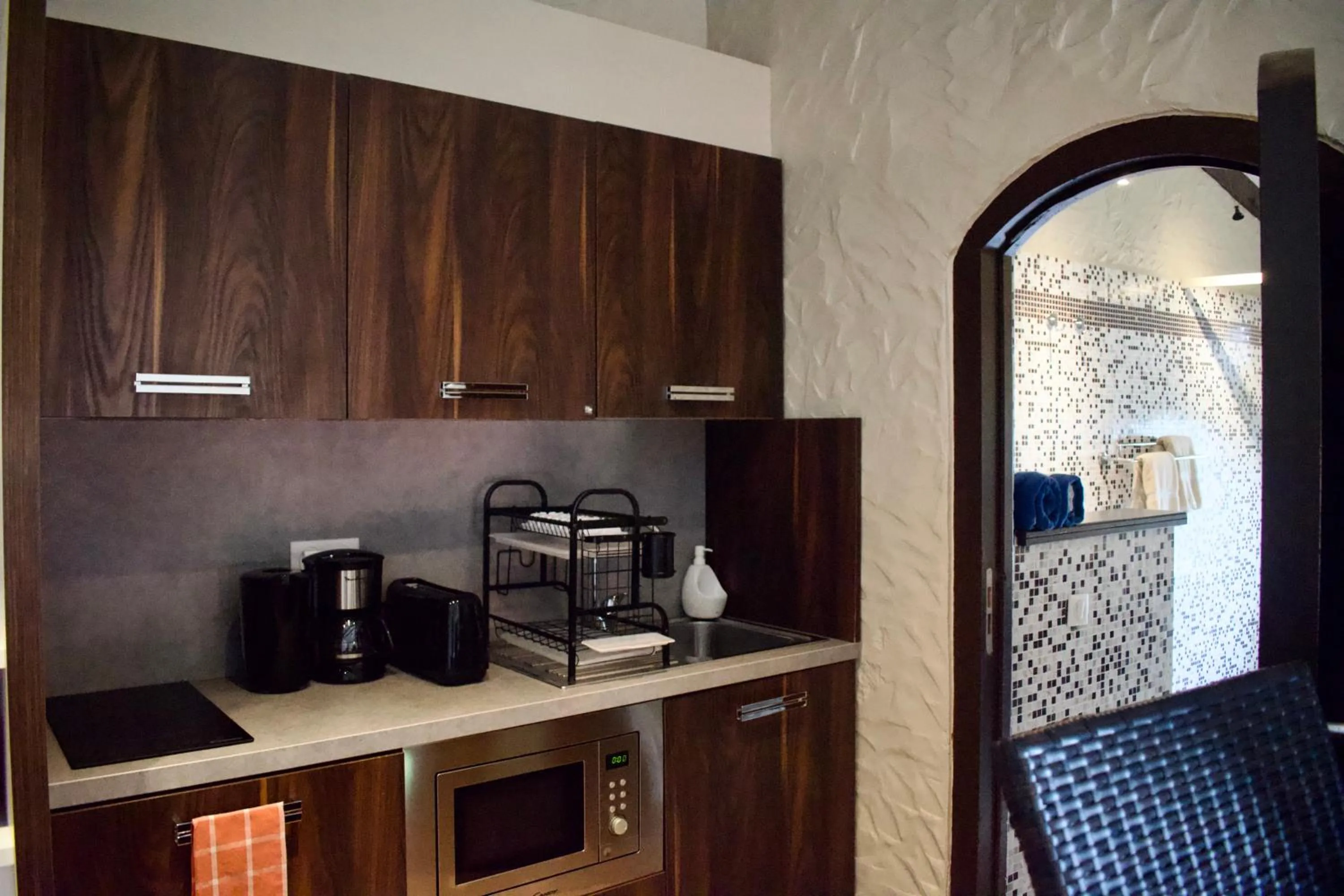 Kitchen or kitchenette in Secret Harbour Boutique Hotel and Marina